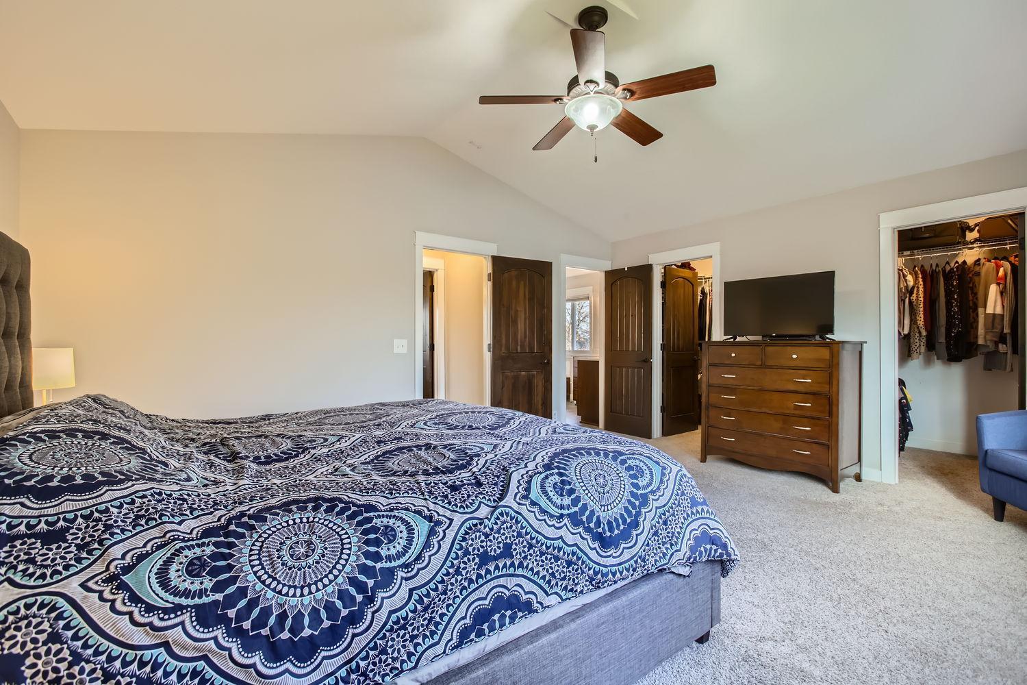 9516 Rosewood Lane N