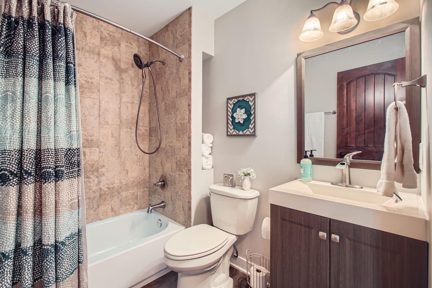 9516 Rosewood Lane N