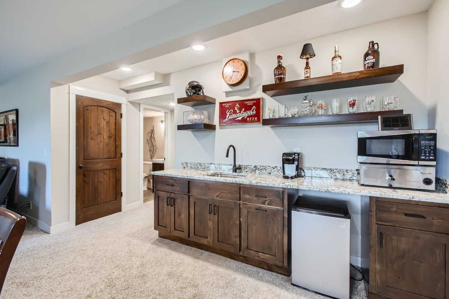 9516 Rosewood Lane N