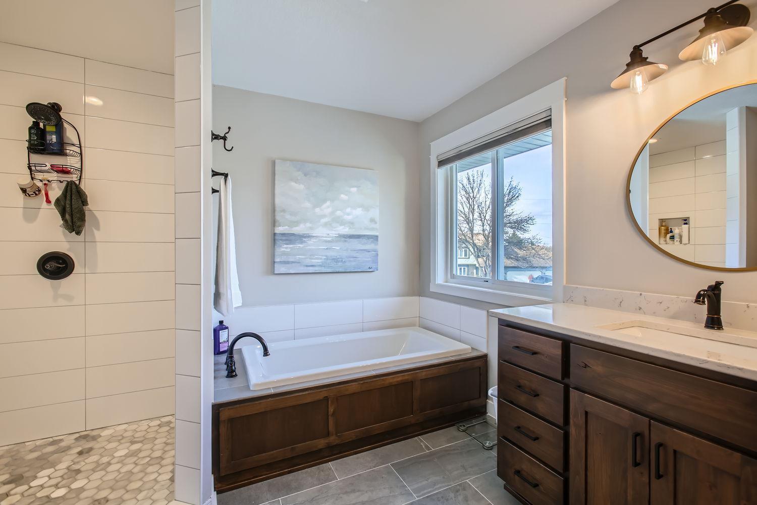 9516 Rosewood Lane N