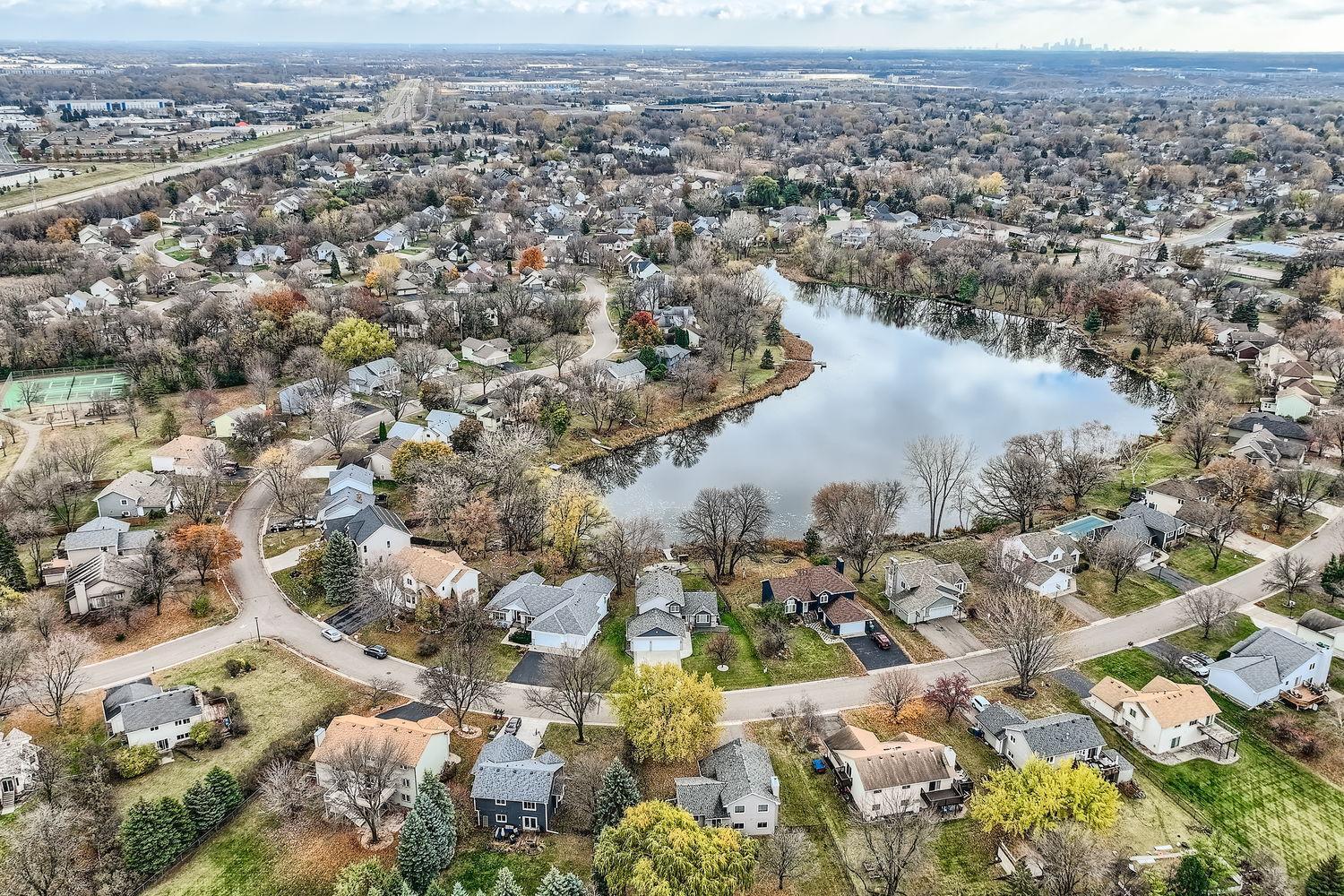 9516 Rosewood Lane N