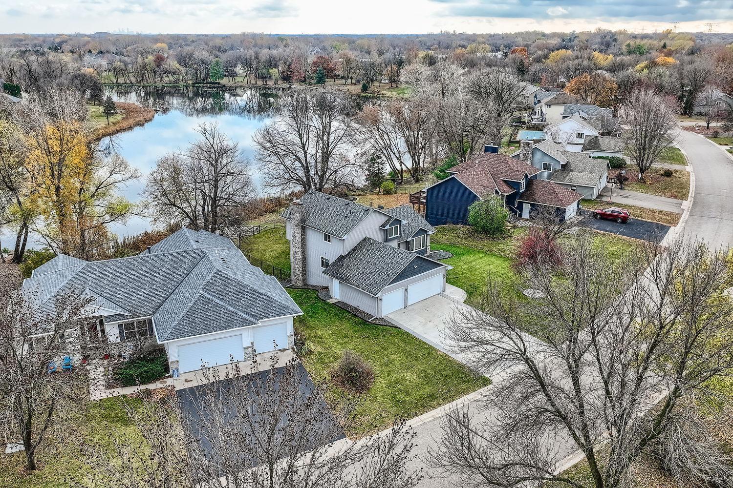 9516 Rosewood Lane N