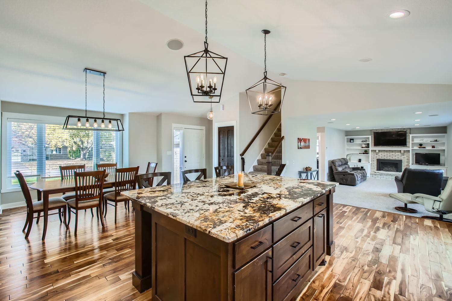 9516 Rosewood Lane N