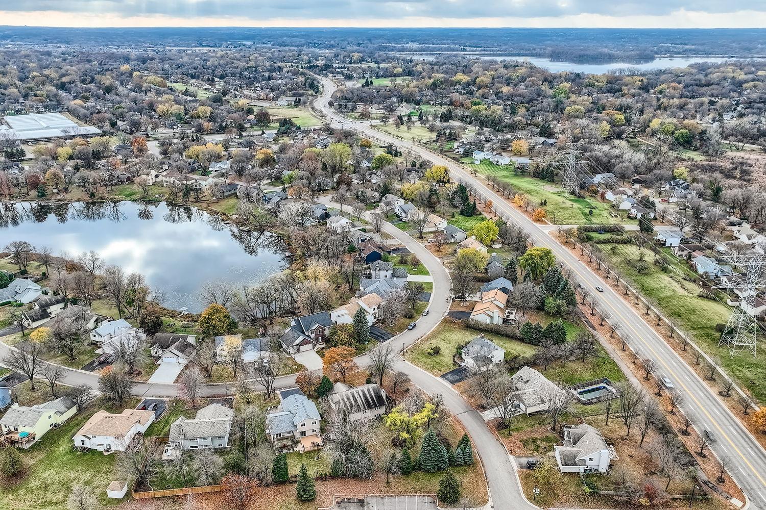 9516 Rosewood Lane N