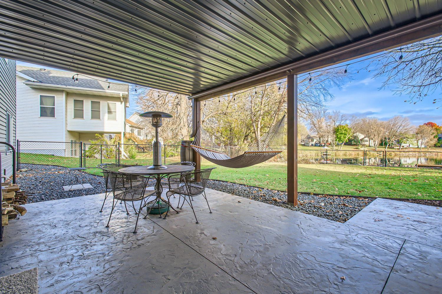 9516 Rosewood Lane N