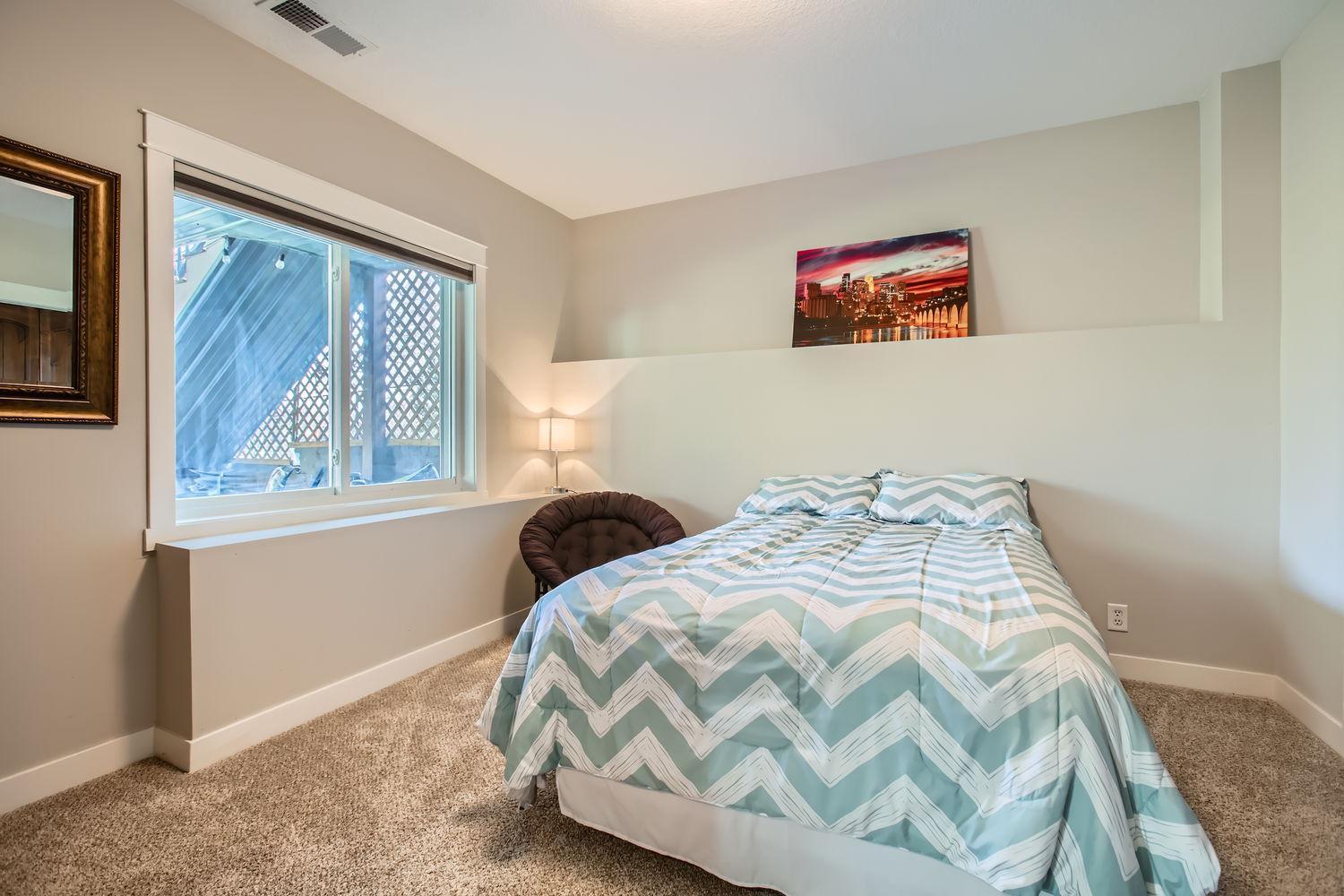 9516 Rosewood Lane N