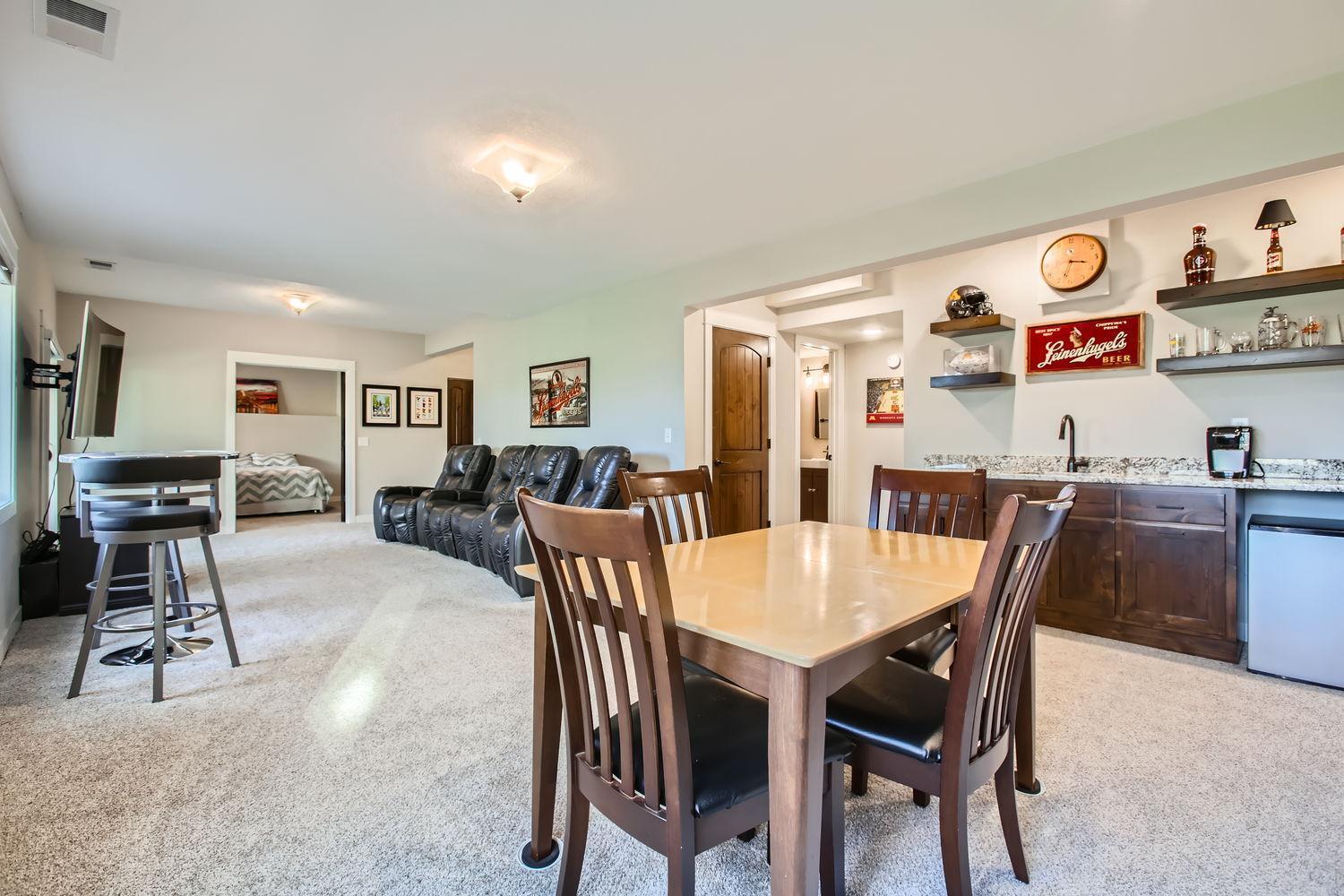 9516 Rosewood Lane N