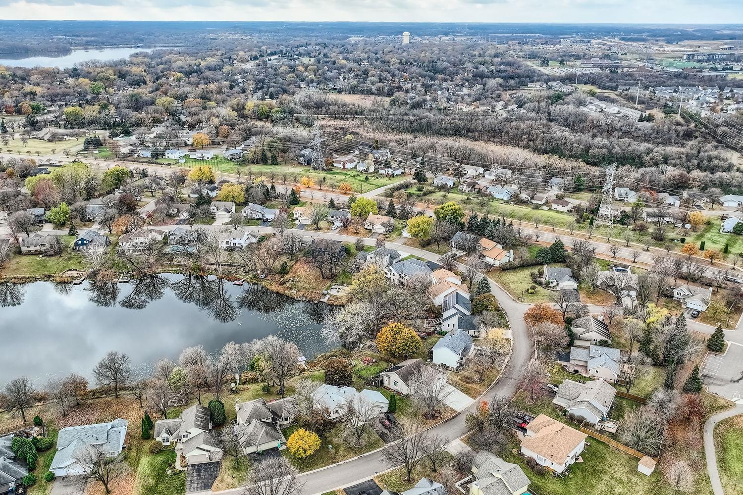 9516 Rosewood Lane N