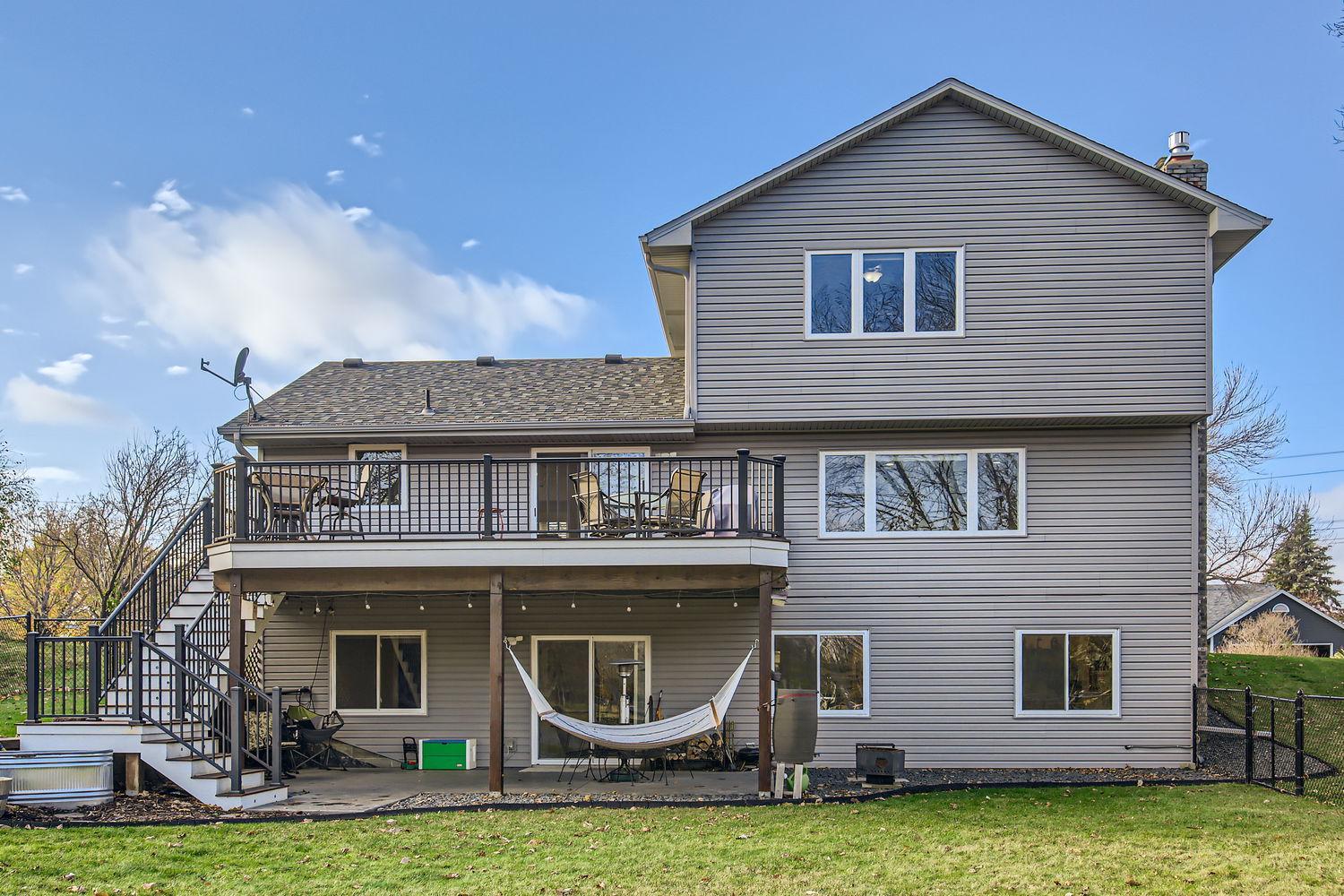 9516 Rosewood Lane N