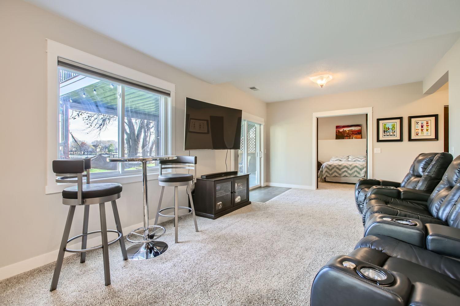 9516 Rosewood Lane N