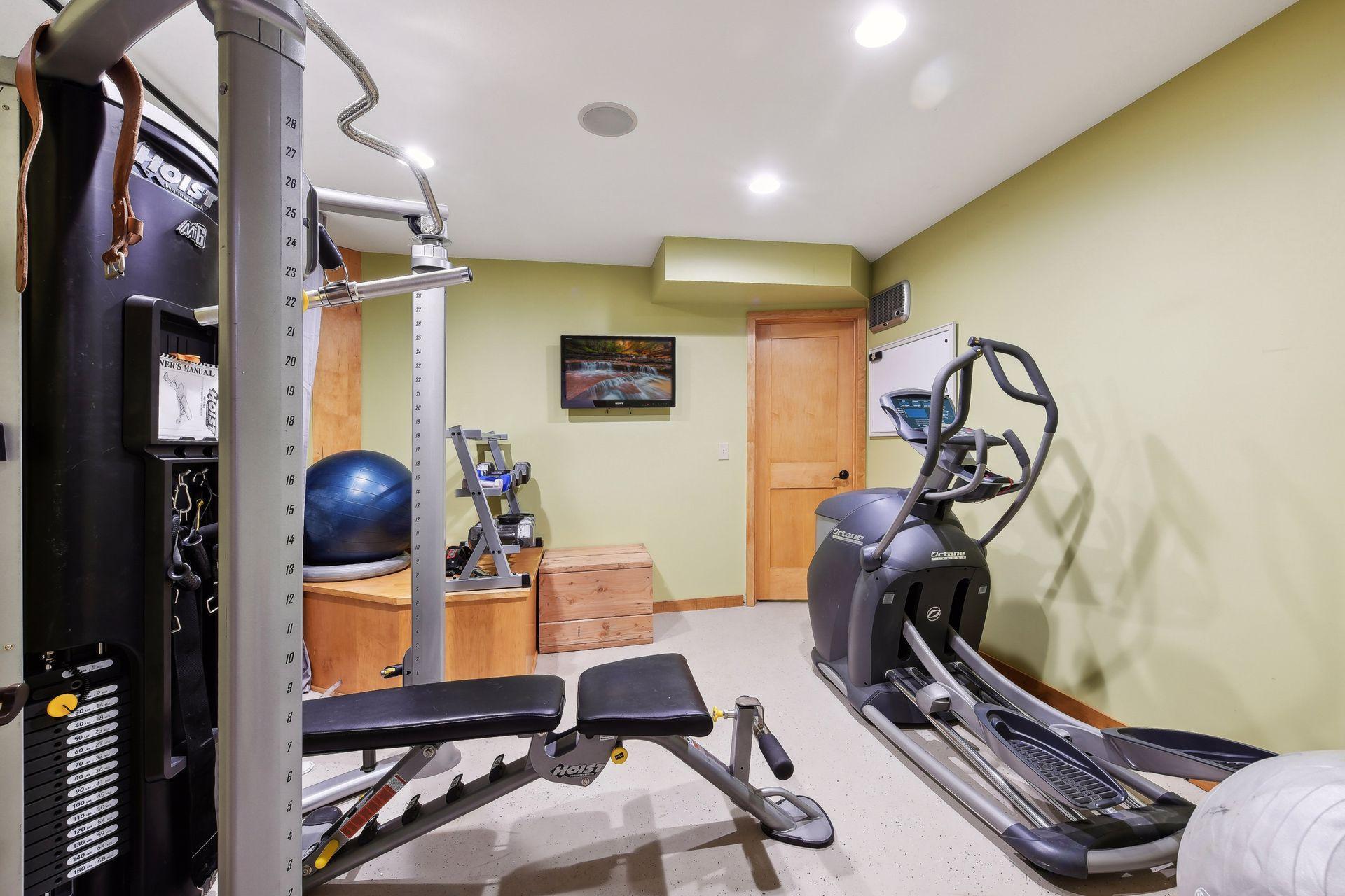 1030 Willow View Drive