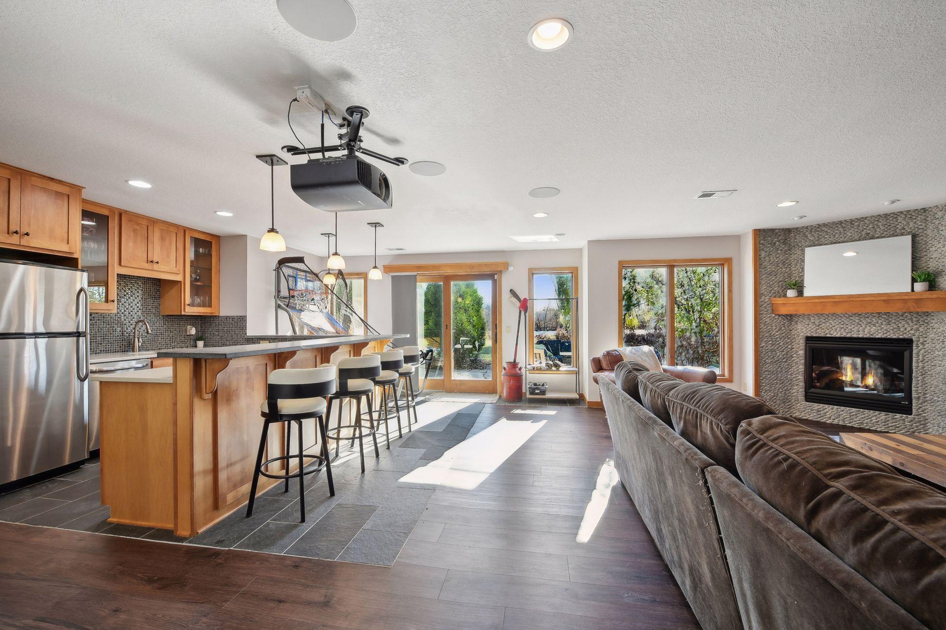 1030 Willow View Drive