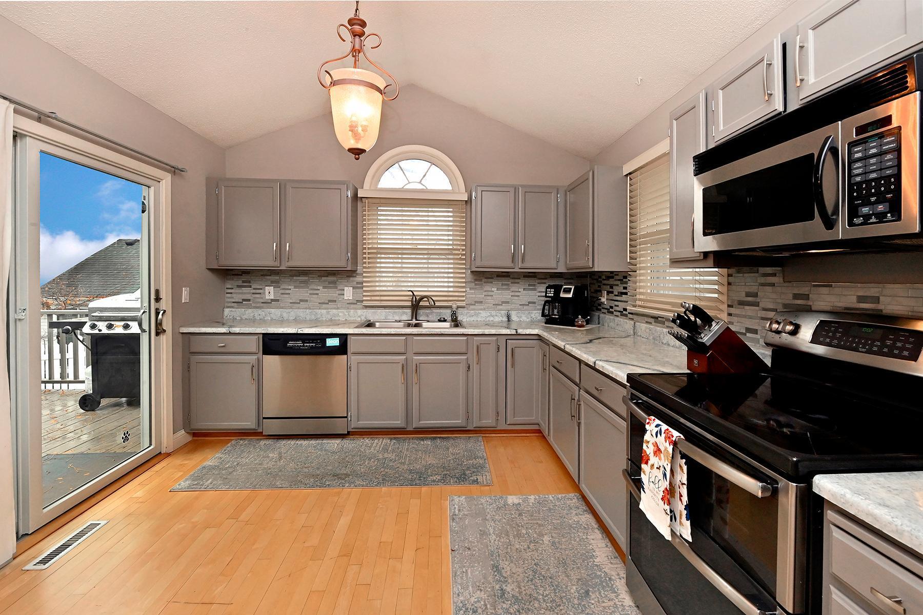 7504 W 111th Street