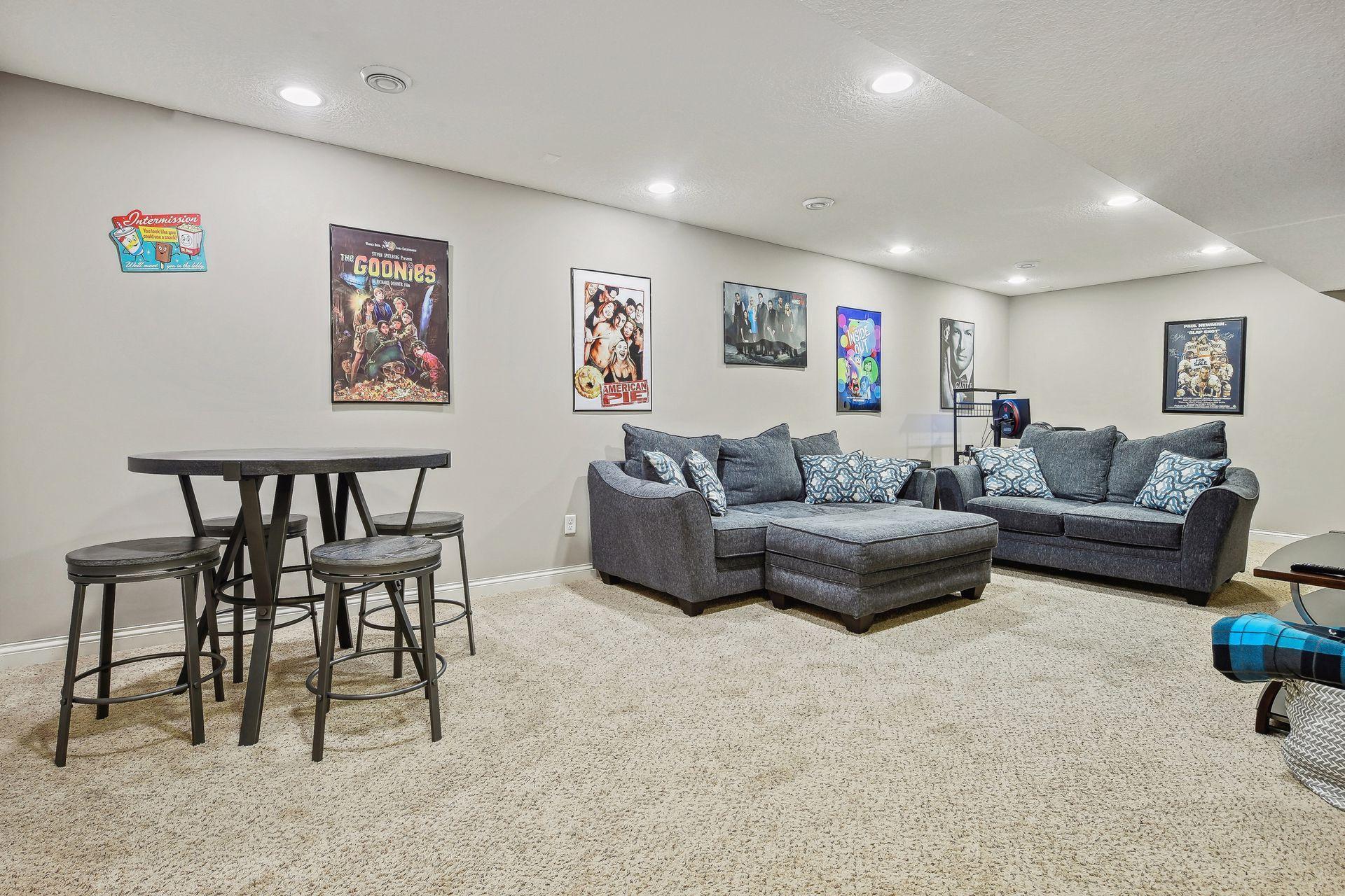 2410 Heron Lane