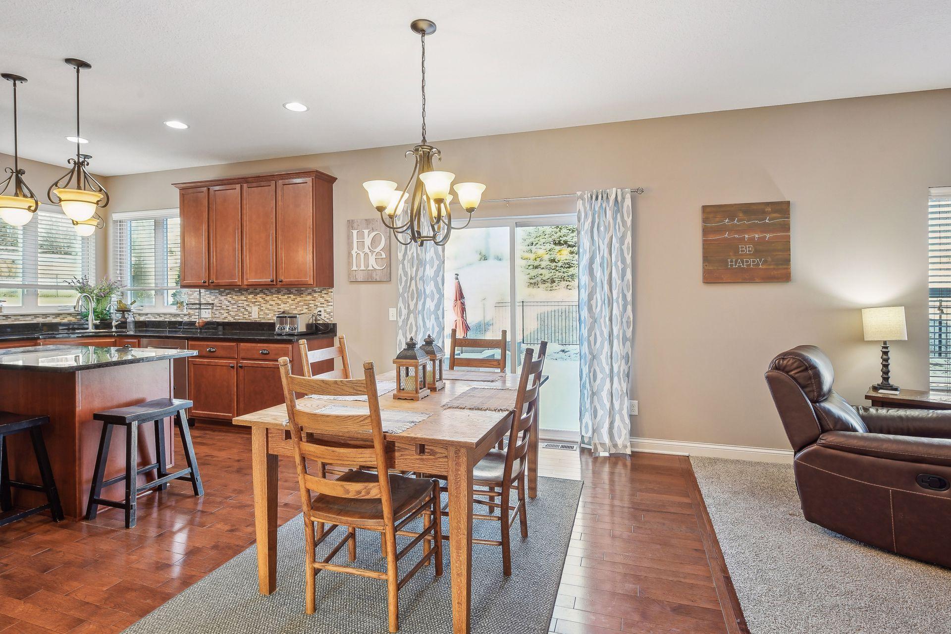 2410 Heron Lane