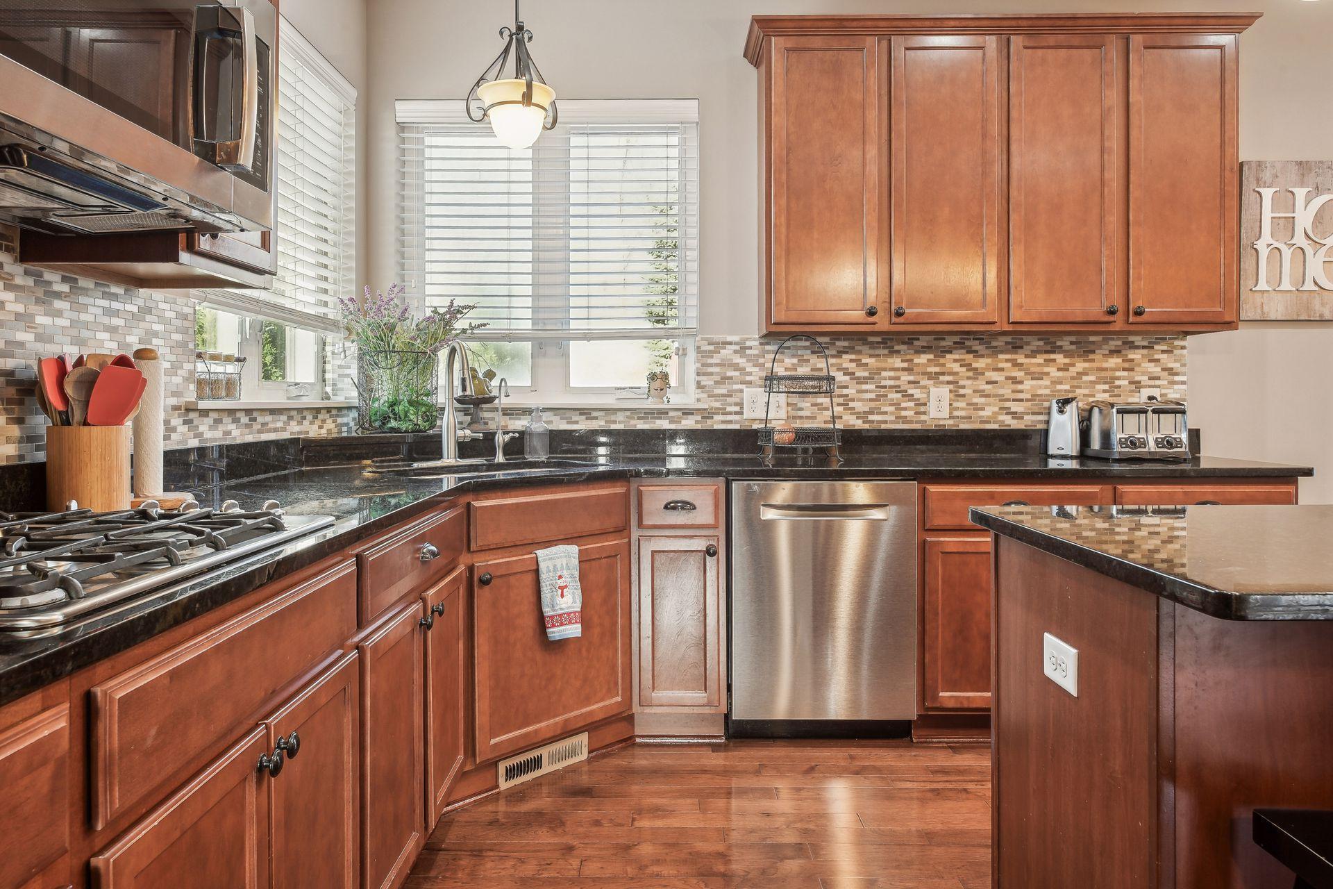 2410 Heron Lane