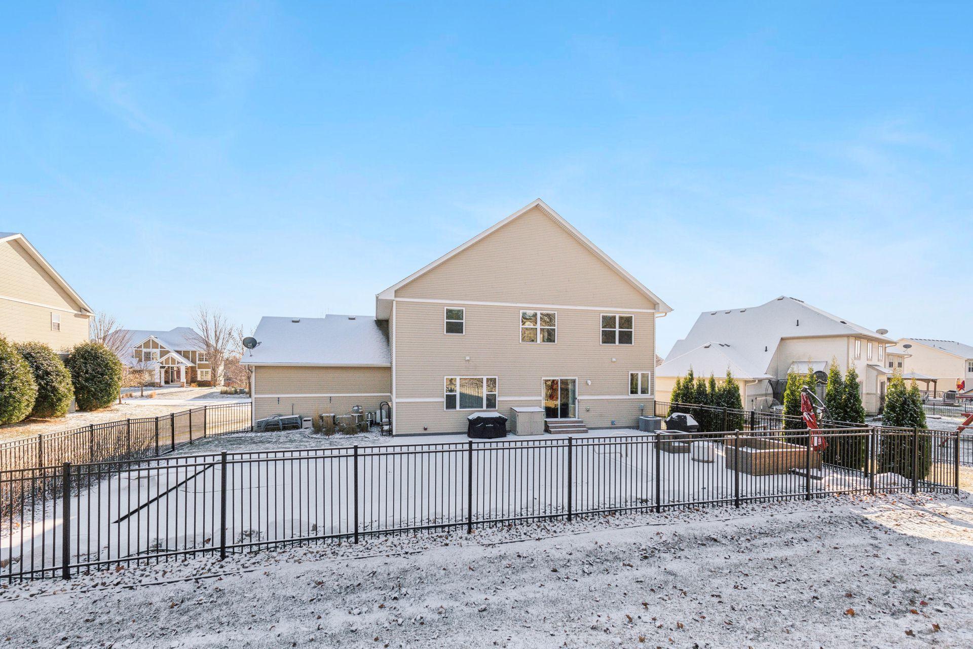 2410 Heron Lane