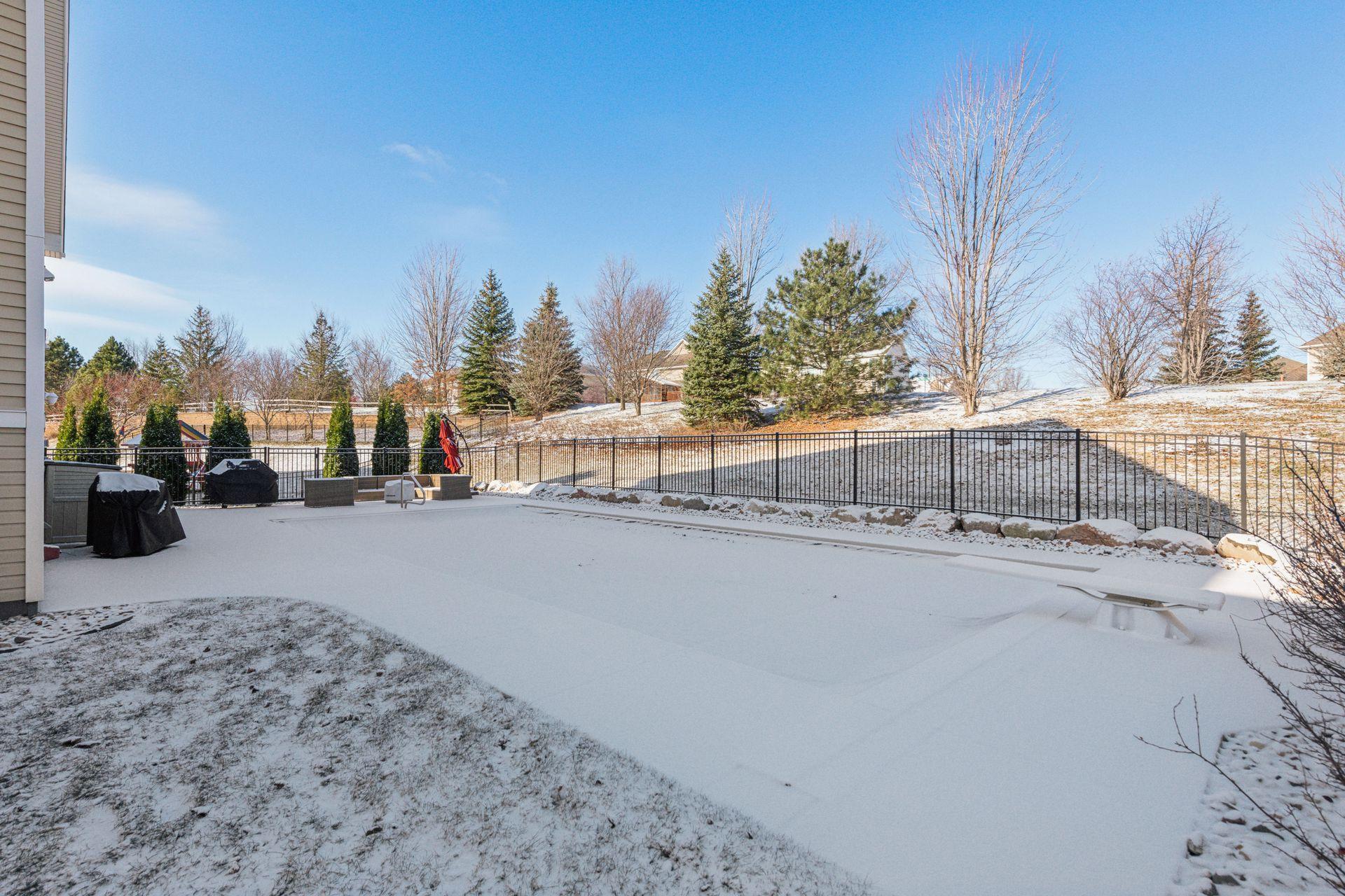 2410 Heron Lane