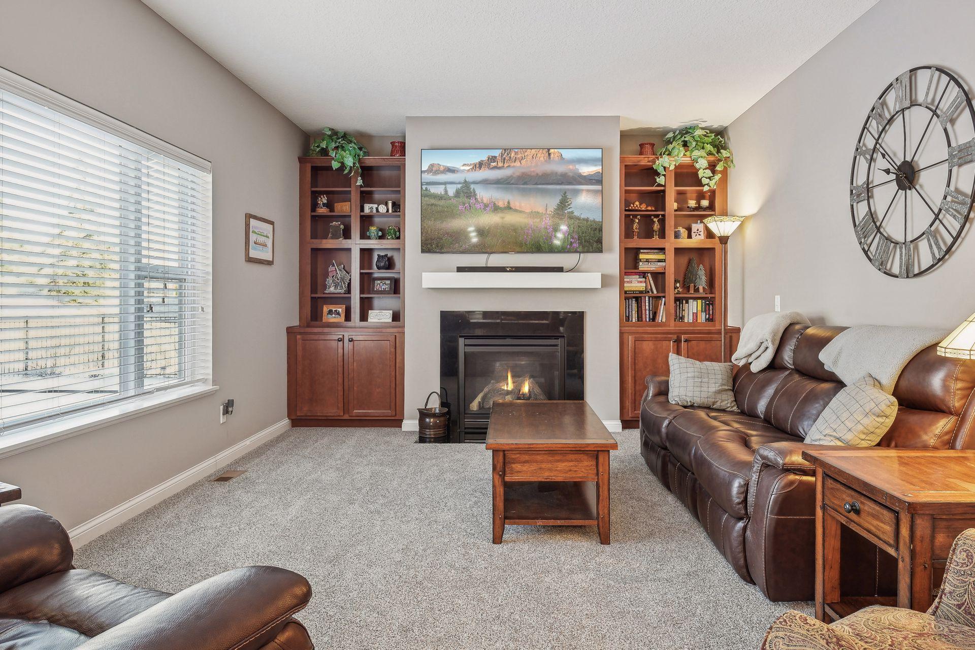 2410 Heron Lane
