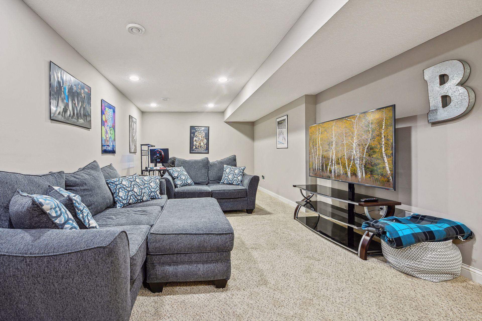 2410 Heron Lane