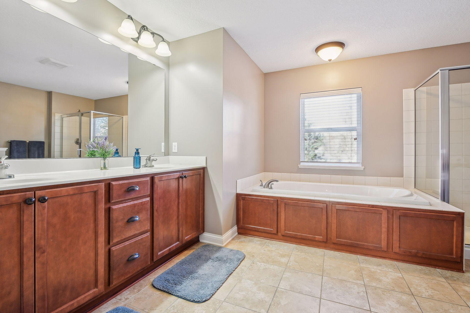 2410 Heron Lane