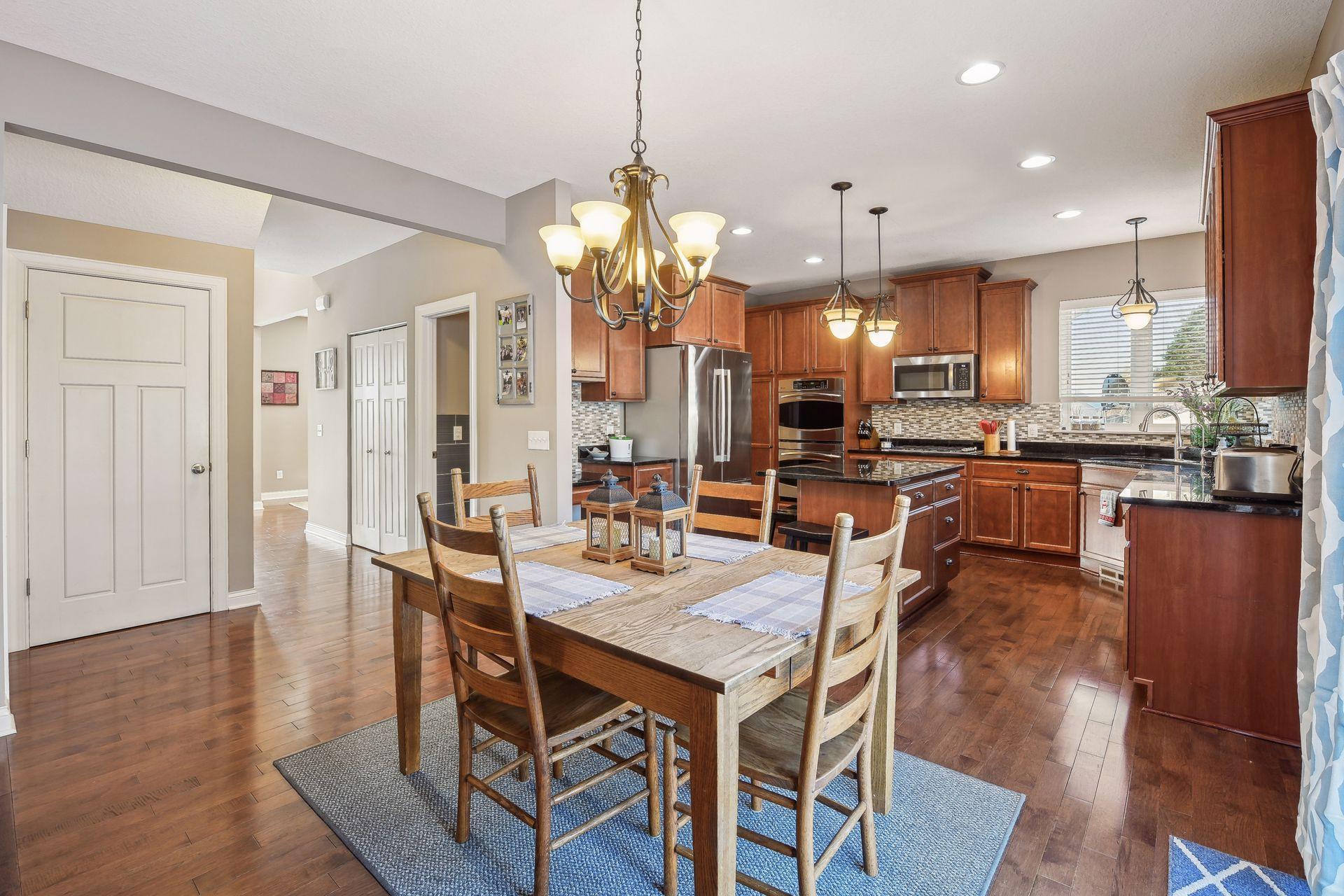 2410 Heron Lane