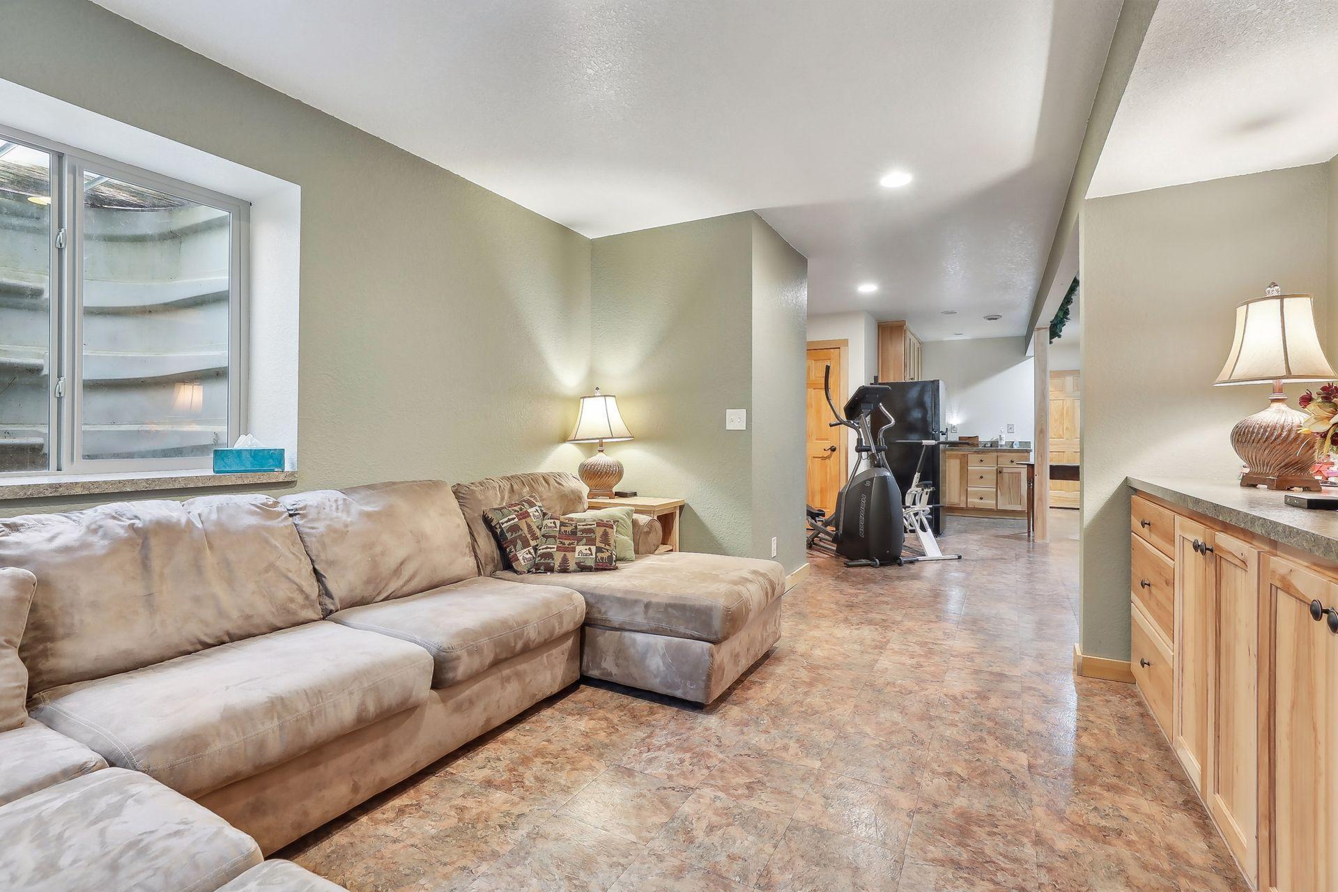 3301 Viking Boulevard NE