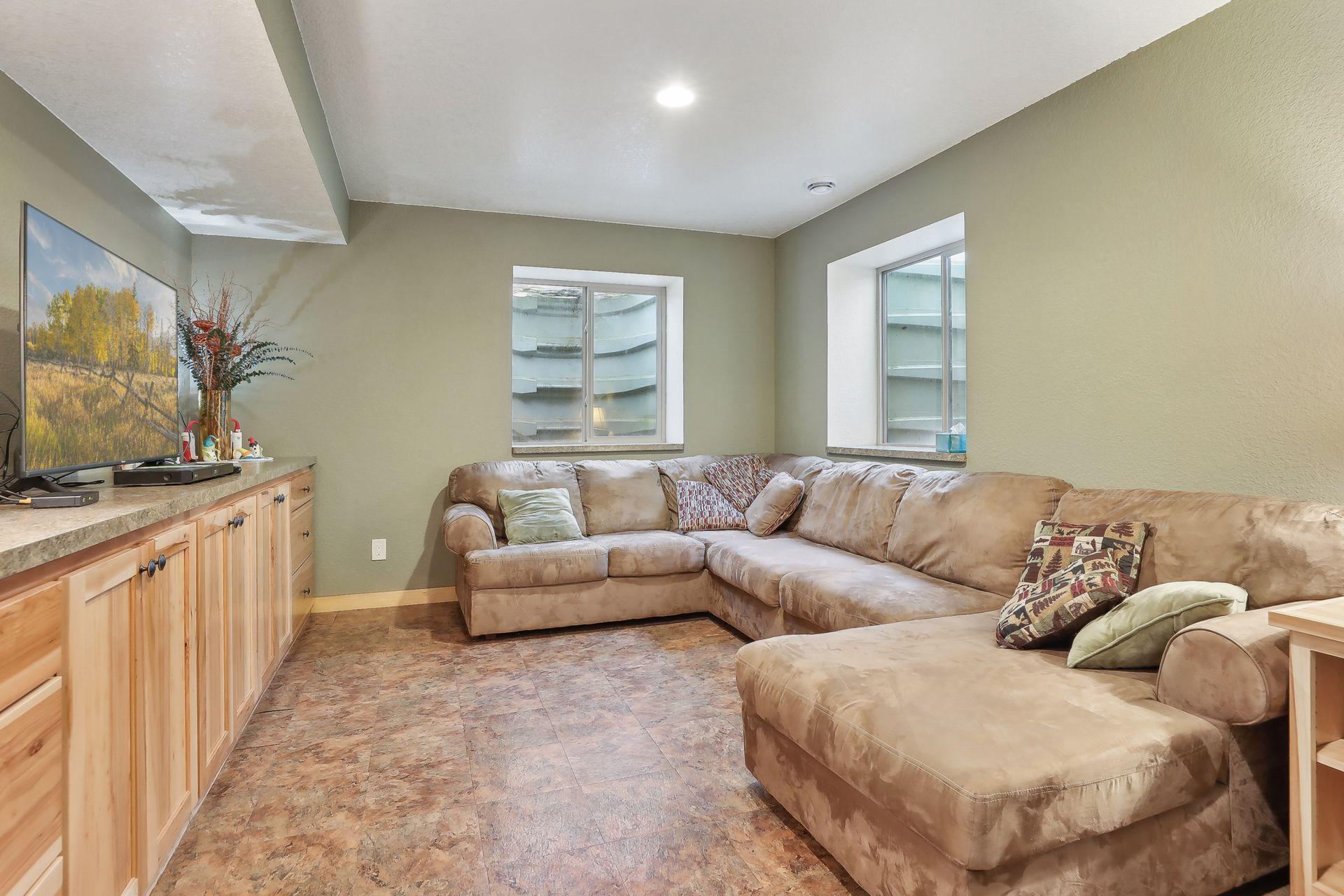 3301 Viking Boulevard NE