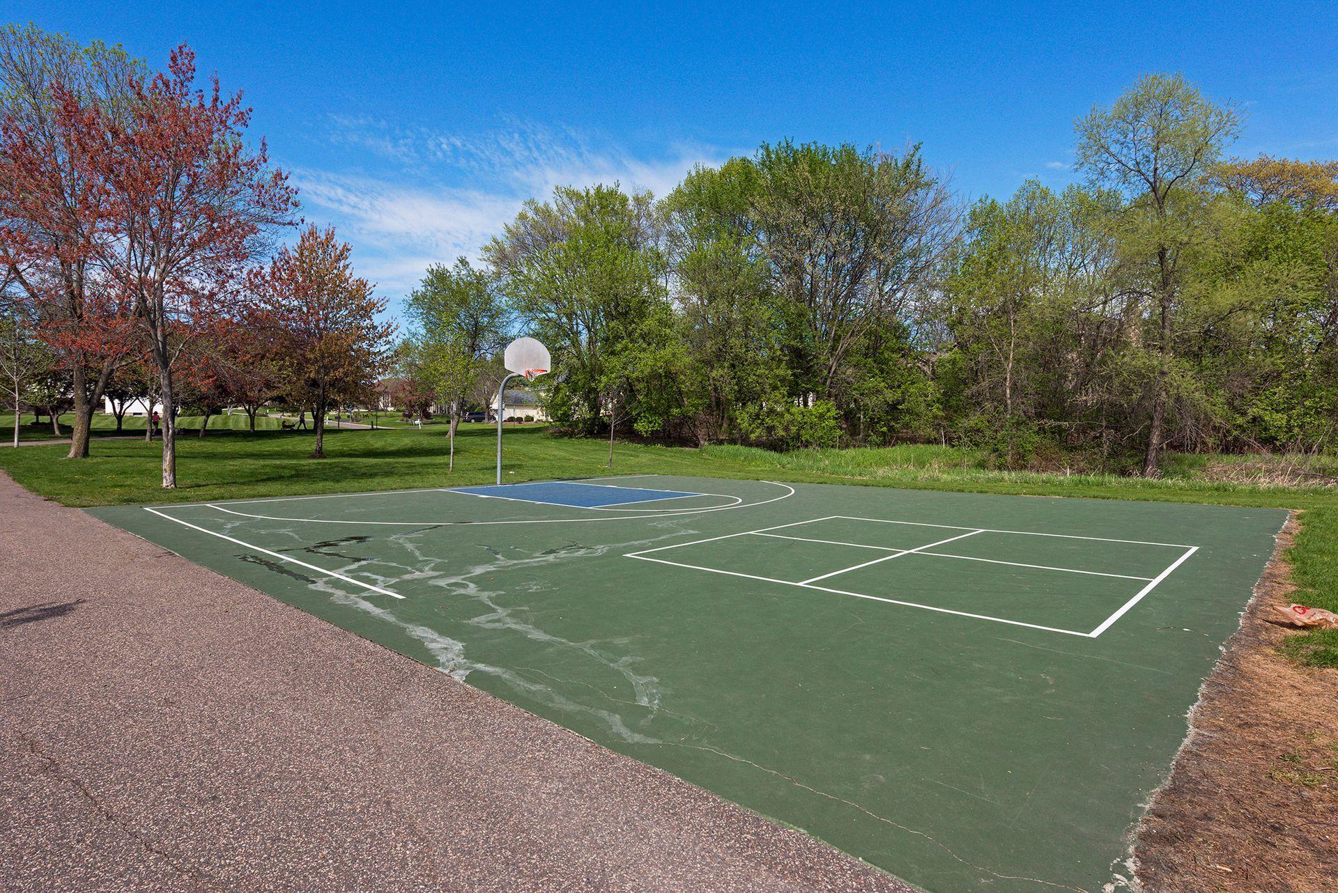 14230 44th Place N Unit: 3