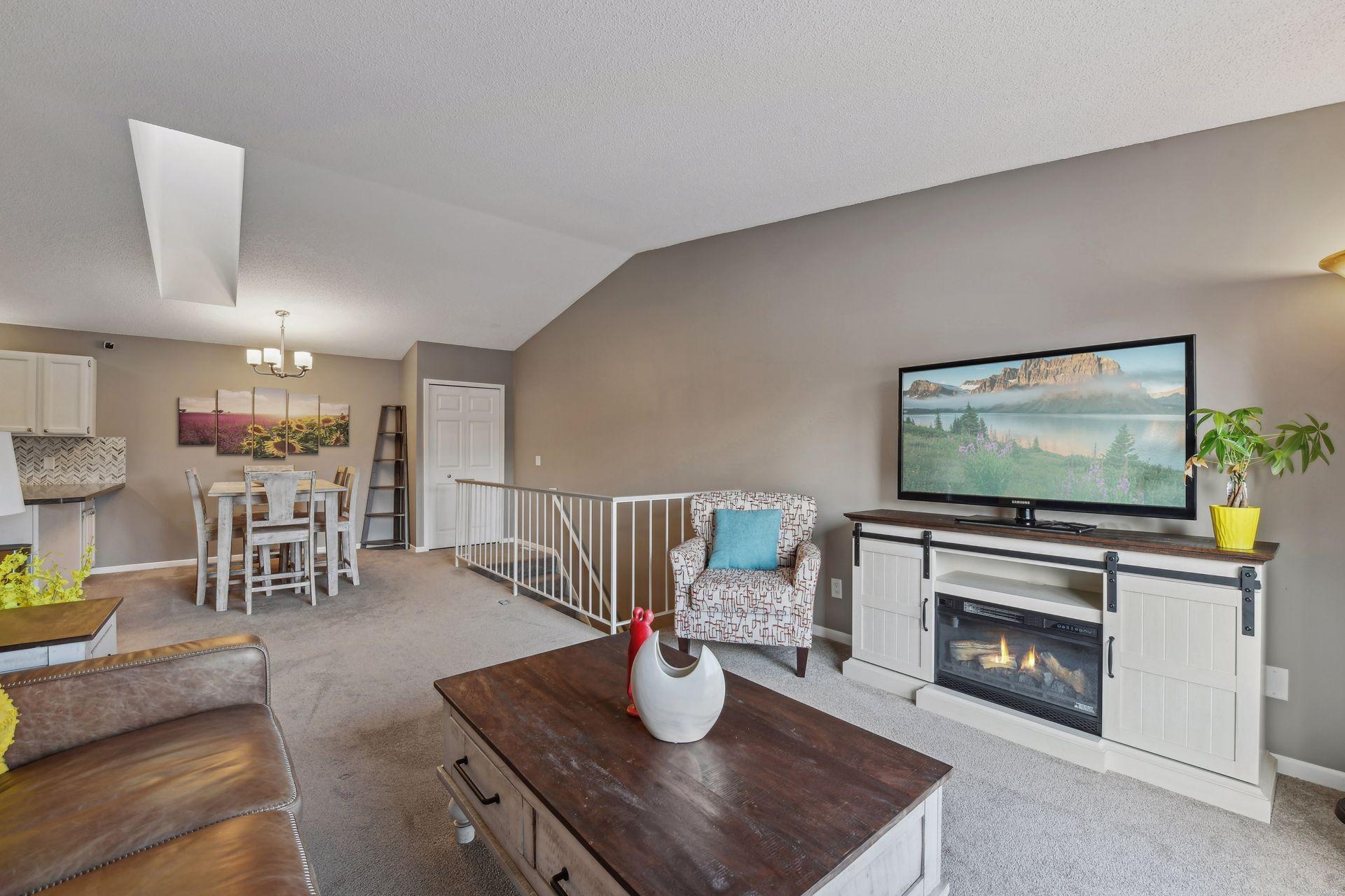 14230 44th Place N Unit: 3