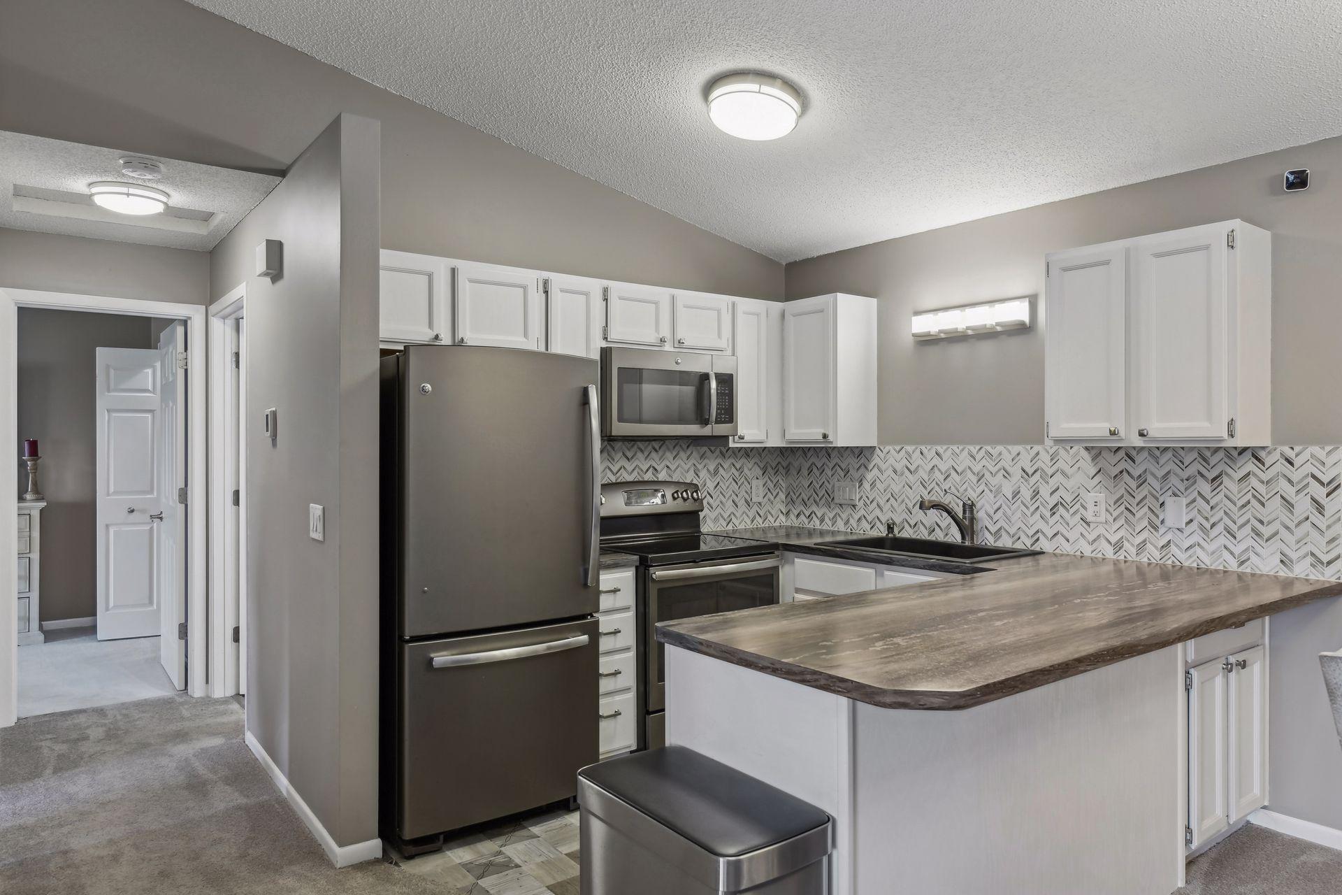 14230 44th Place N Unit: 3