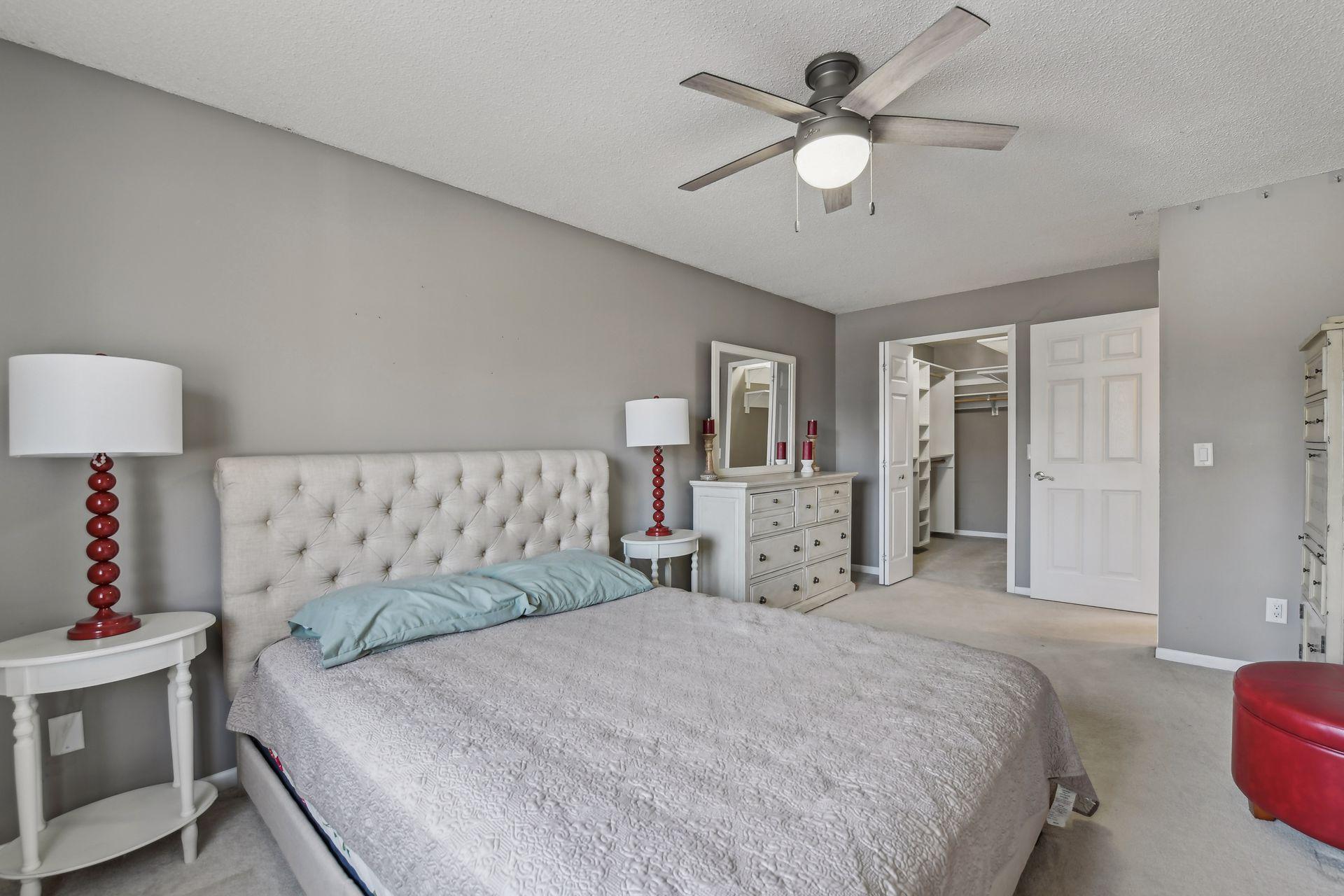 14230 44th Place N Unit: 3