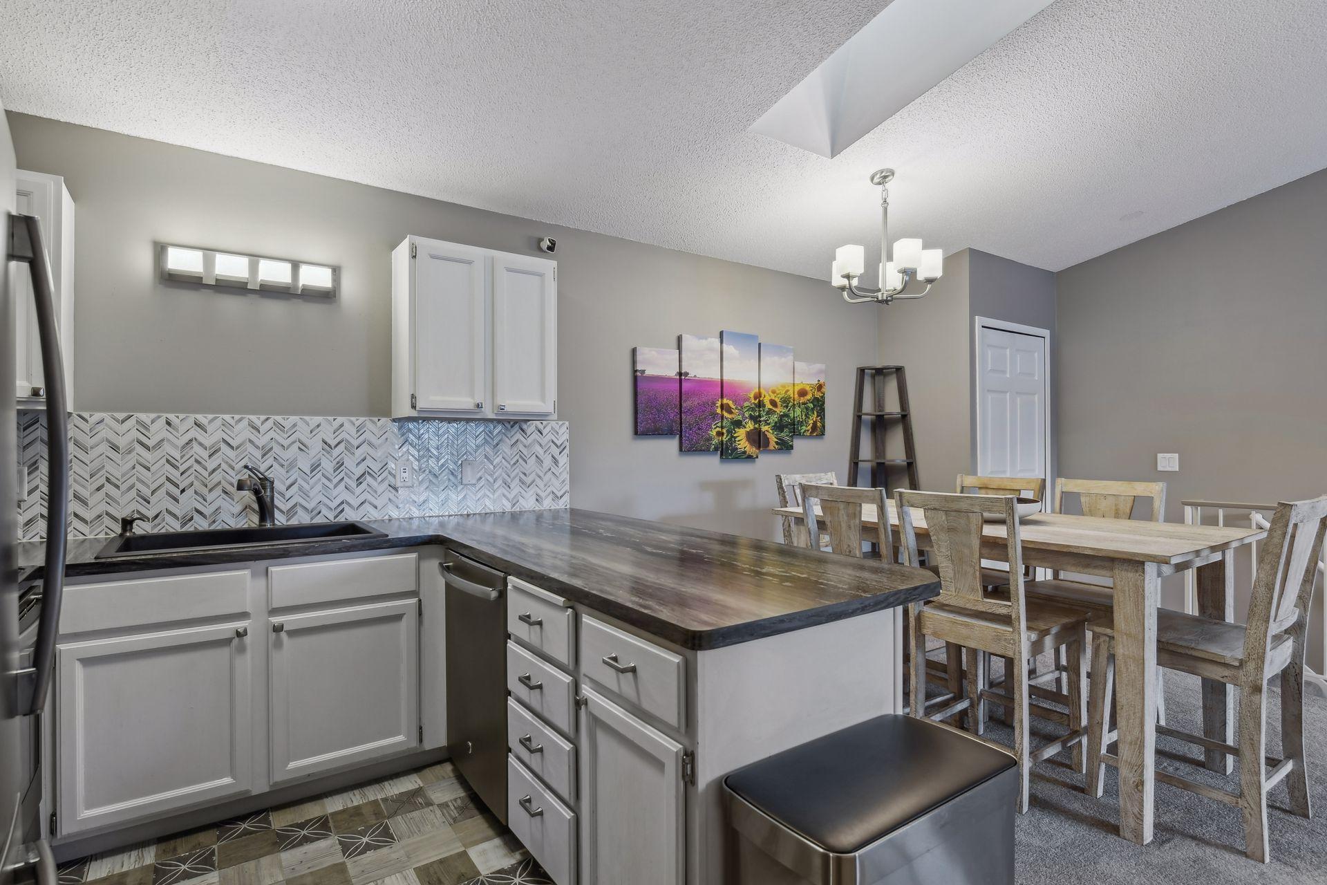 14230 44th Place N Unit: 3