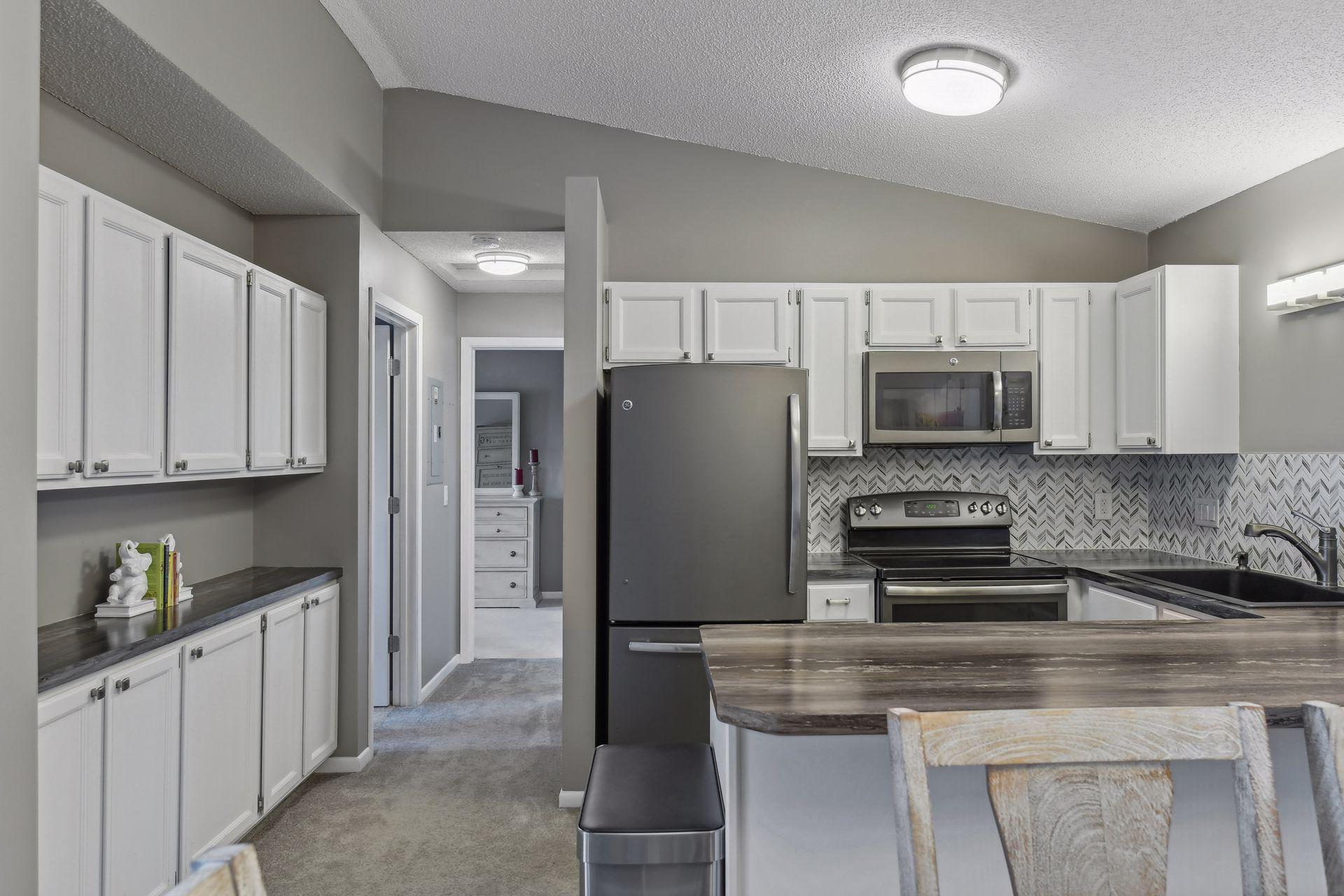 14230 44th Place N Unit: 3