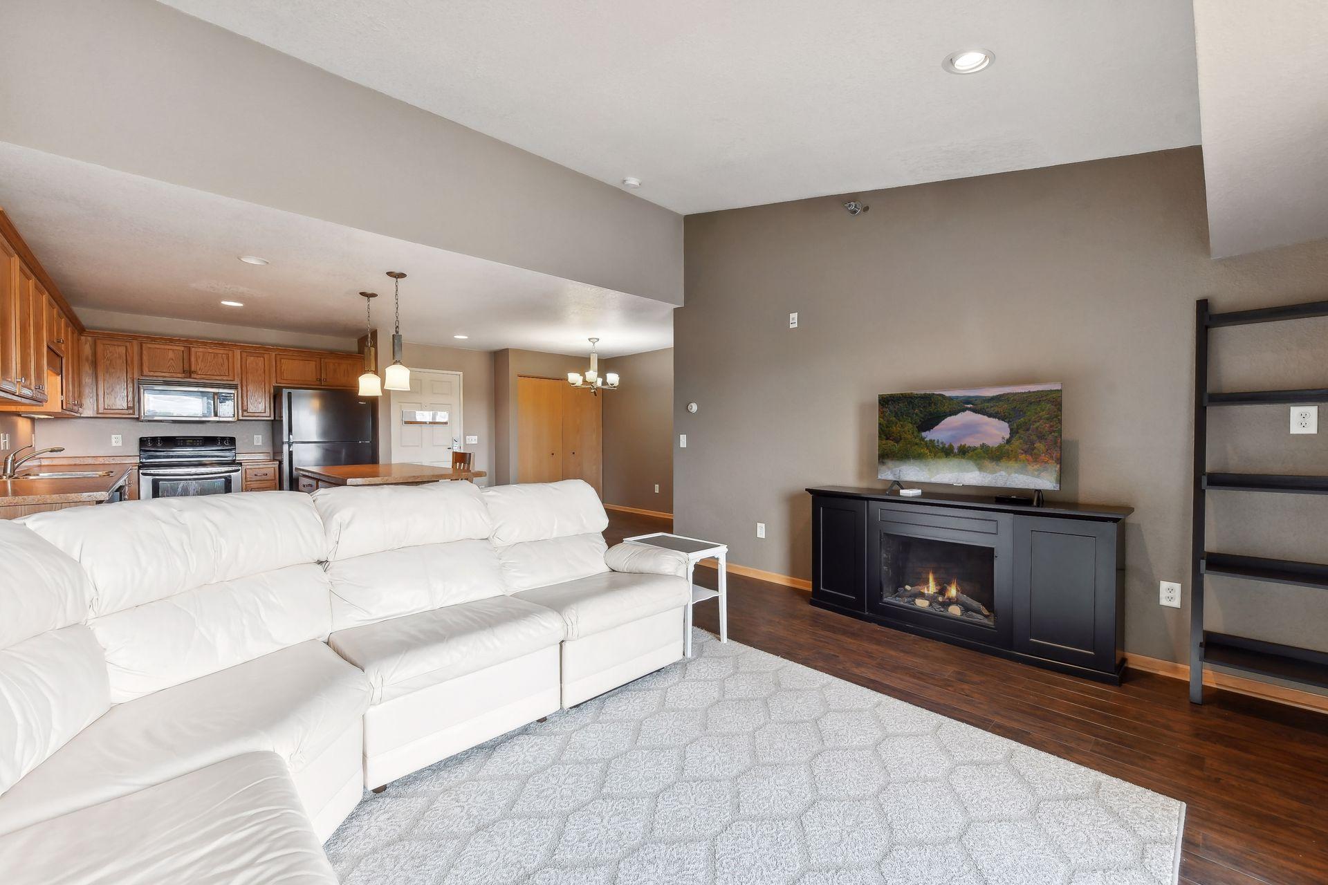 1331 Lake Drive W Unit: A311