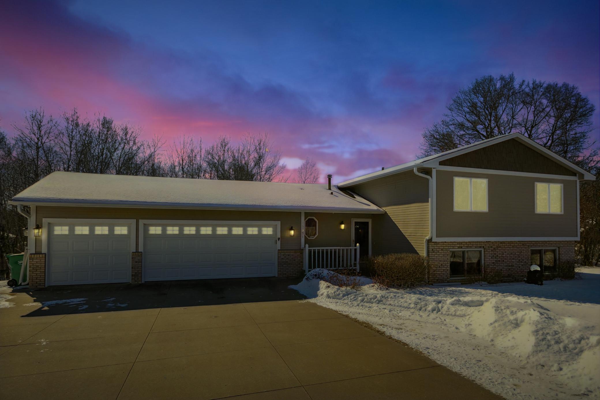 15391 216th Avenue NW