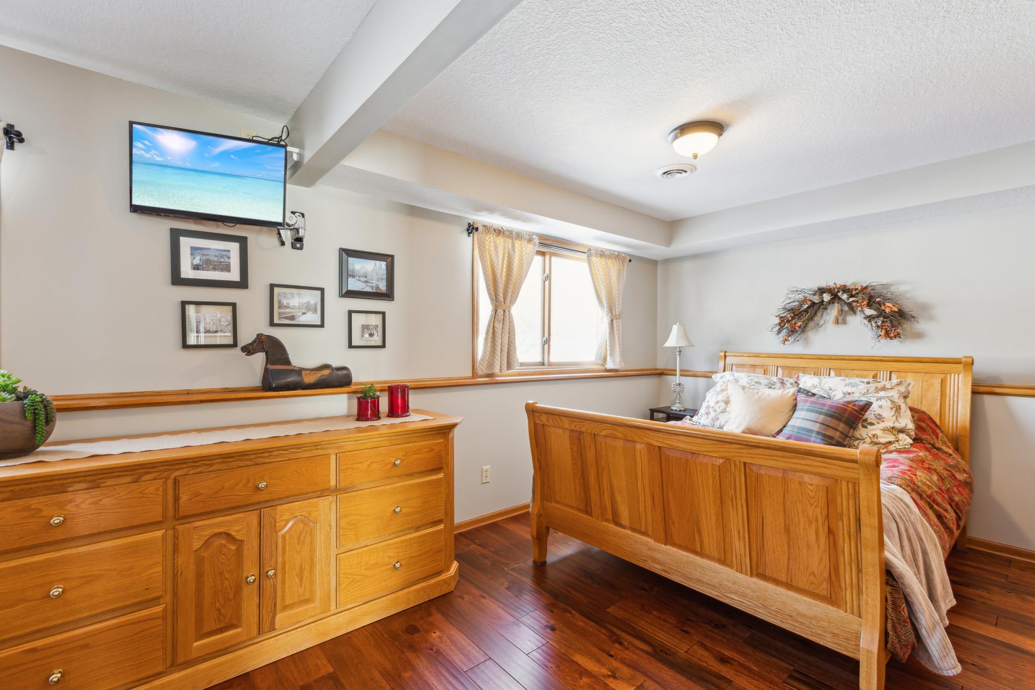 15391 216th Avenue NW