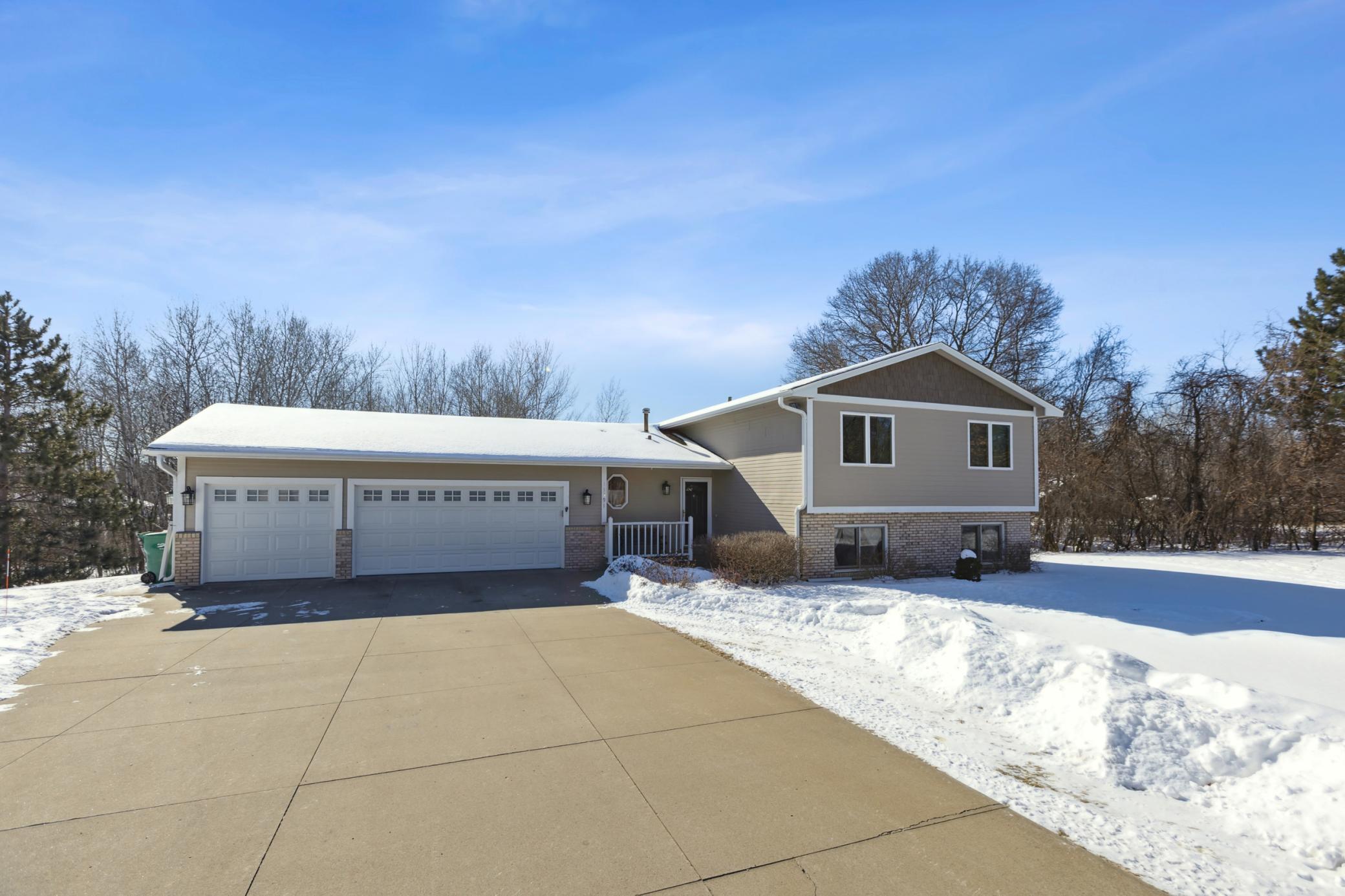 15391 216th Avenue NW