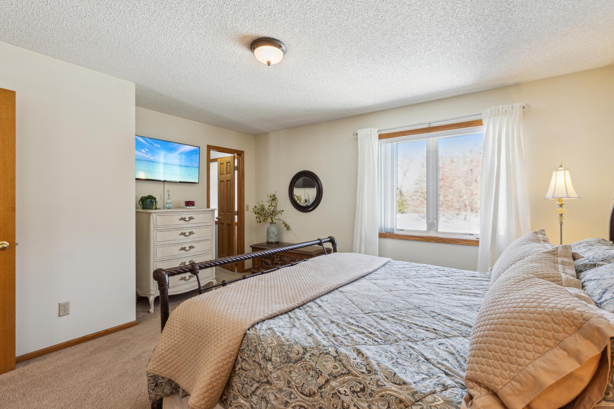 15391 216th Avenue NW