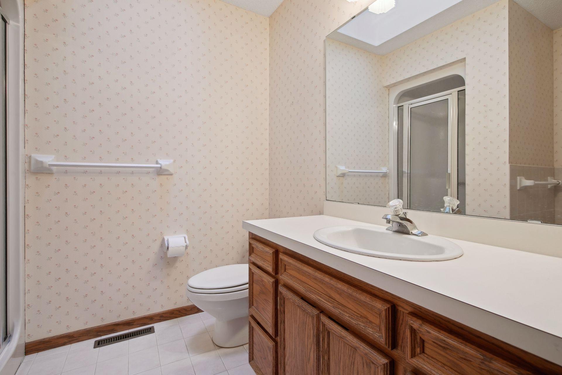 10025 170th Street W