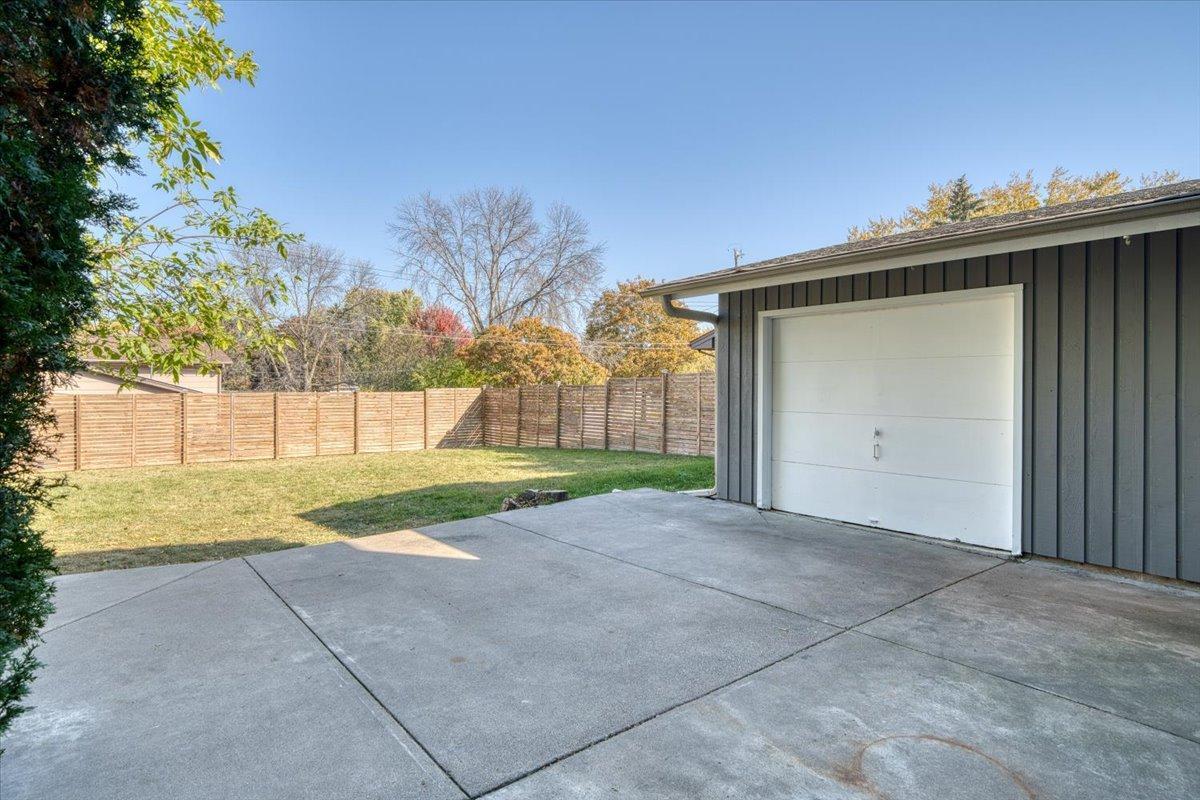9024 44th Circle N