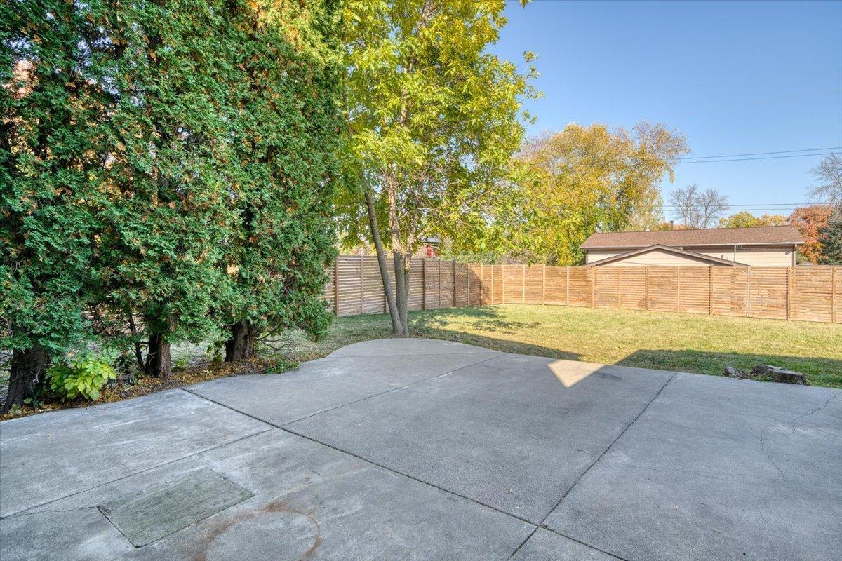 9024 44th Circle N