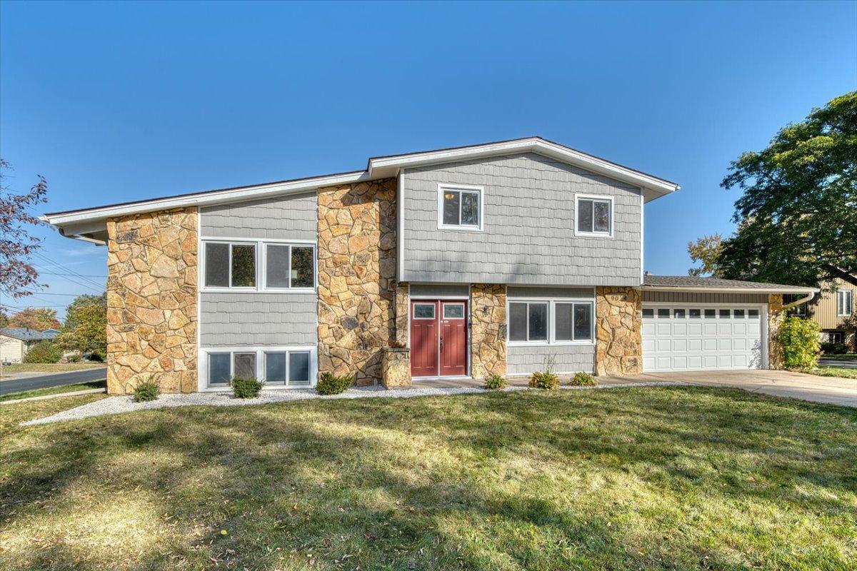 9024 44th Circle N