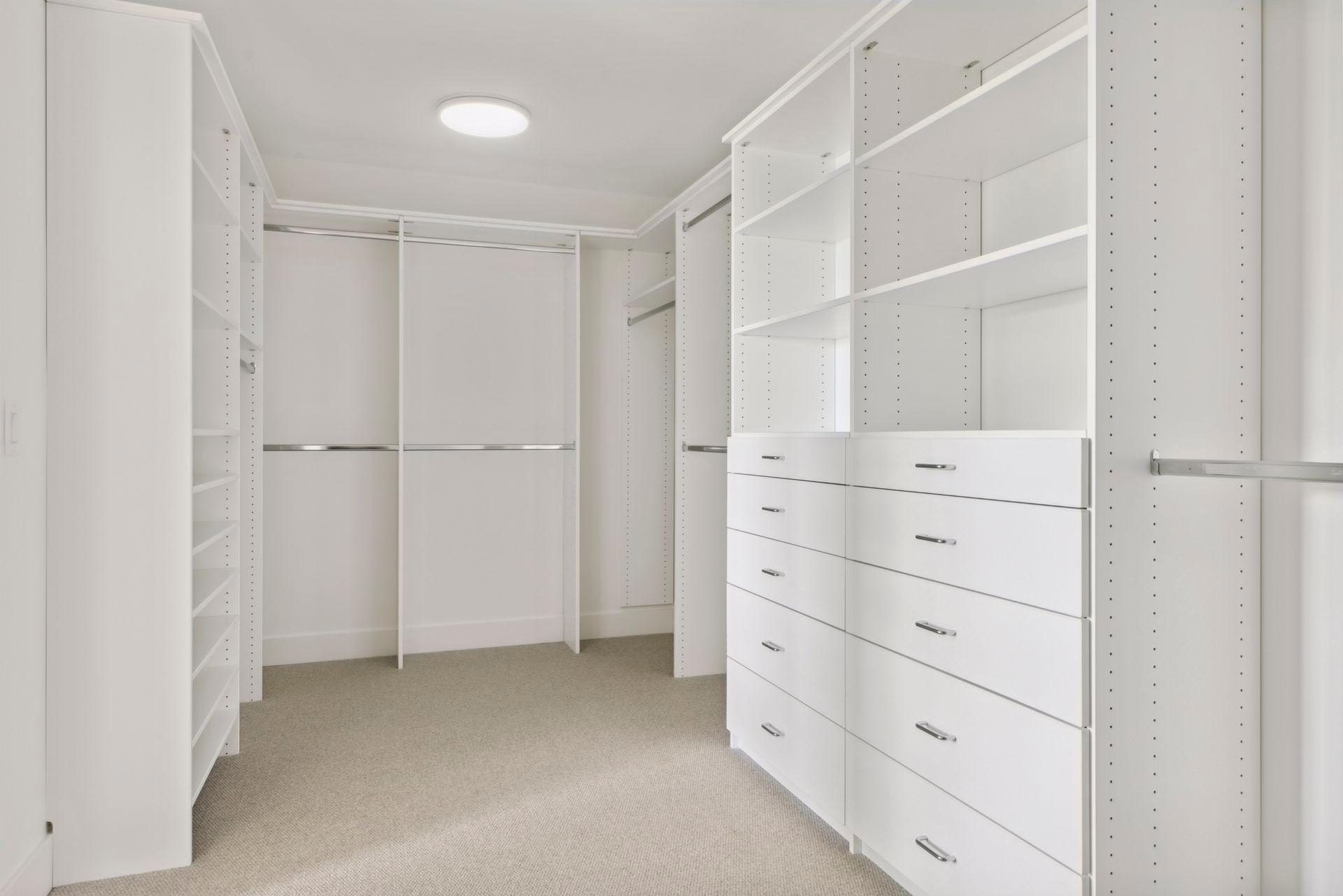4201 Halstead Bay Alcove