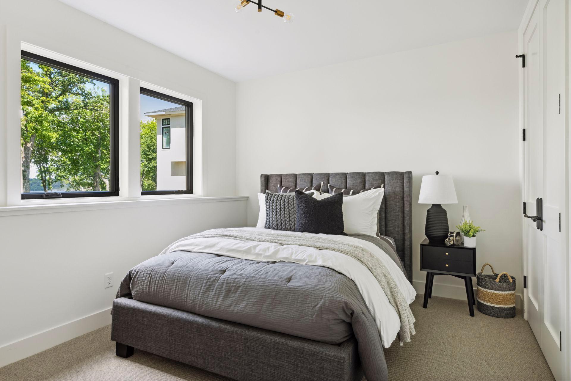 4201 Halstead Bay Alcove