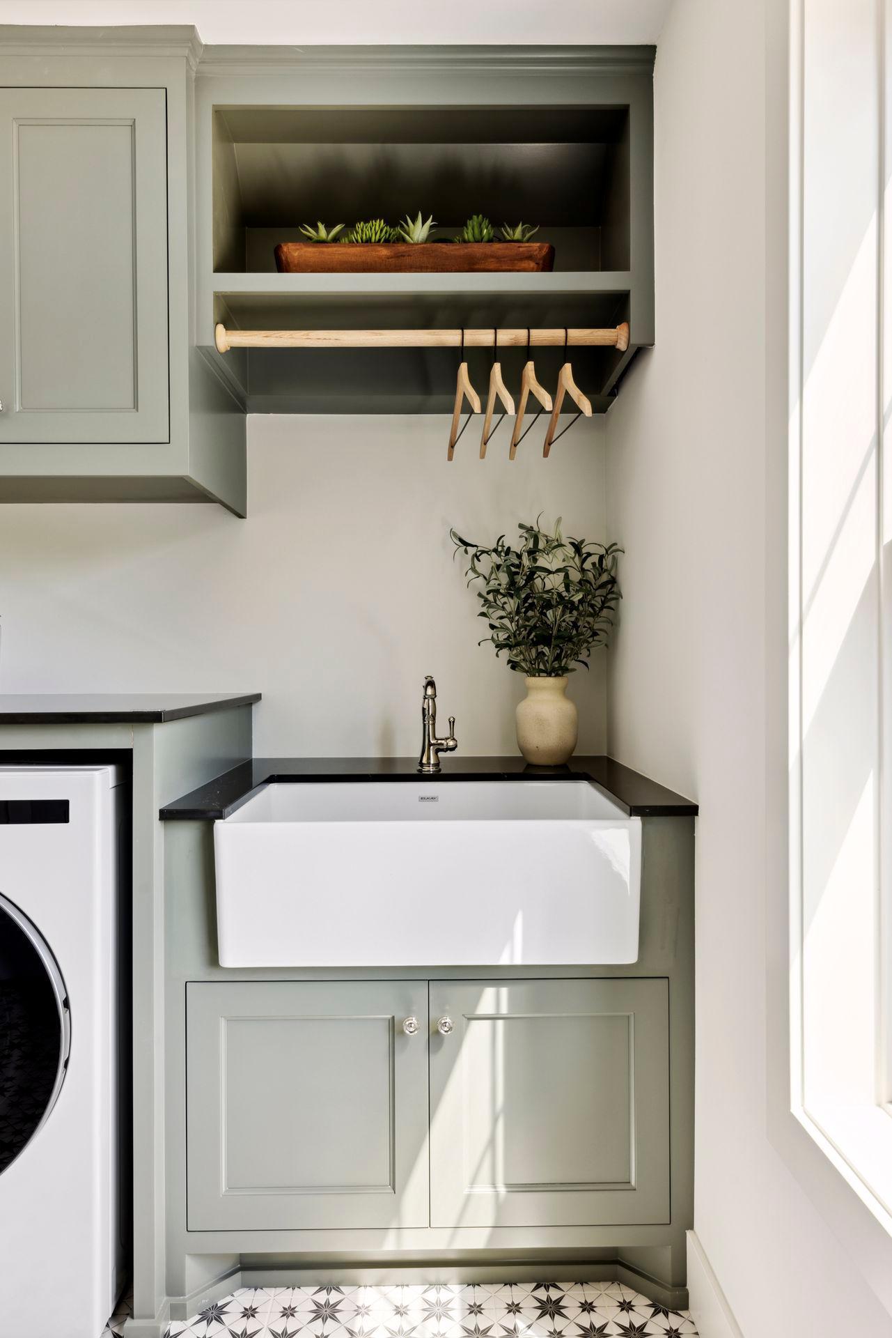 4201 Halstead Bay Alcove