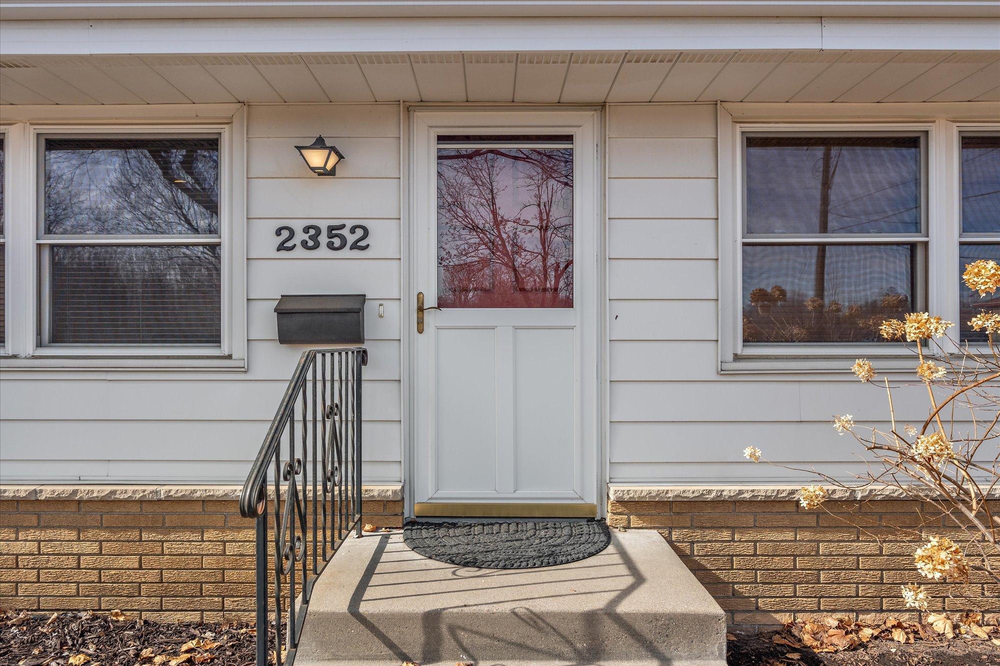 2352 Coolidge Street NE