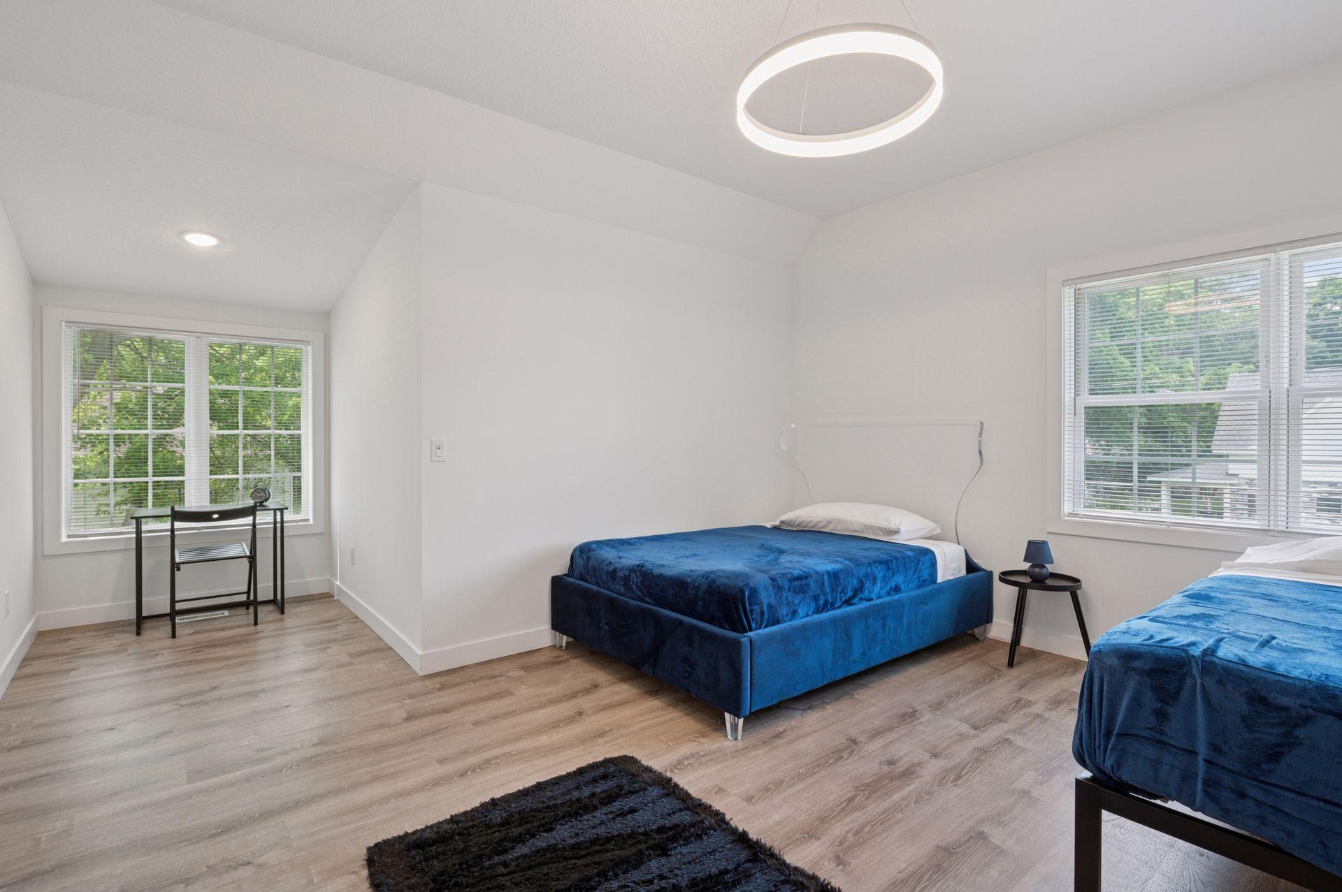 1032 Gardner Street E