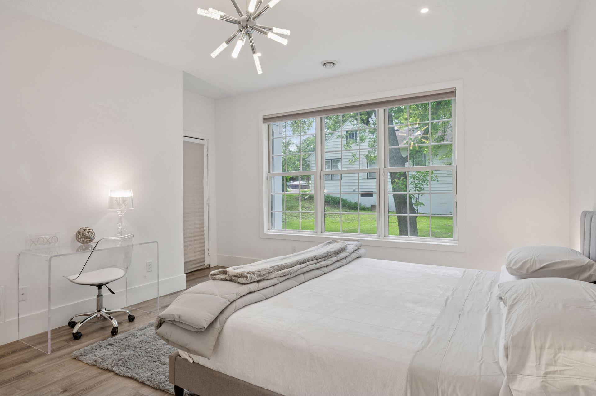 1032 Gardner Street E