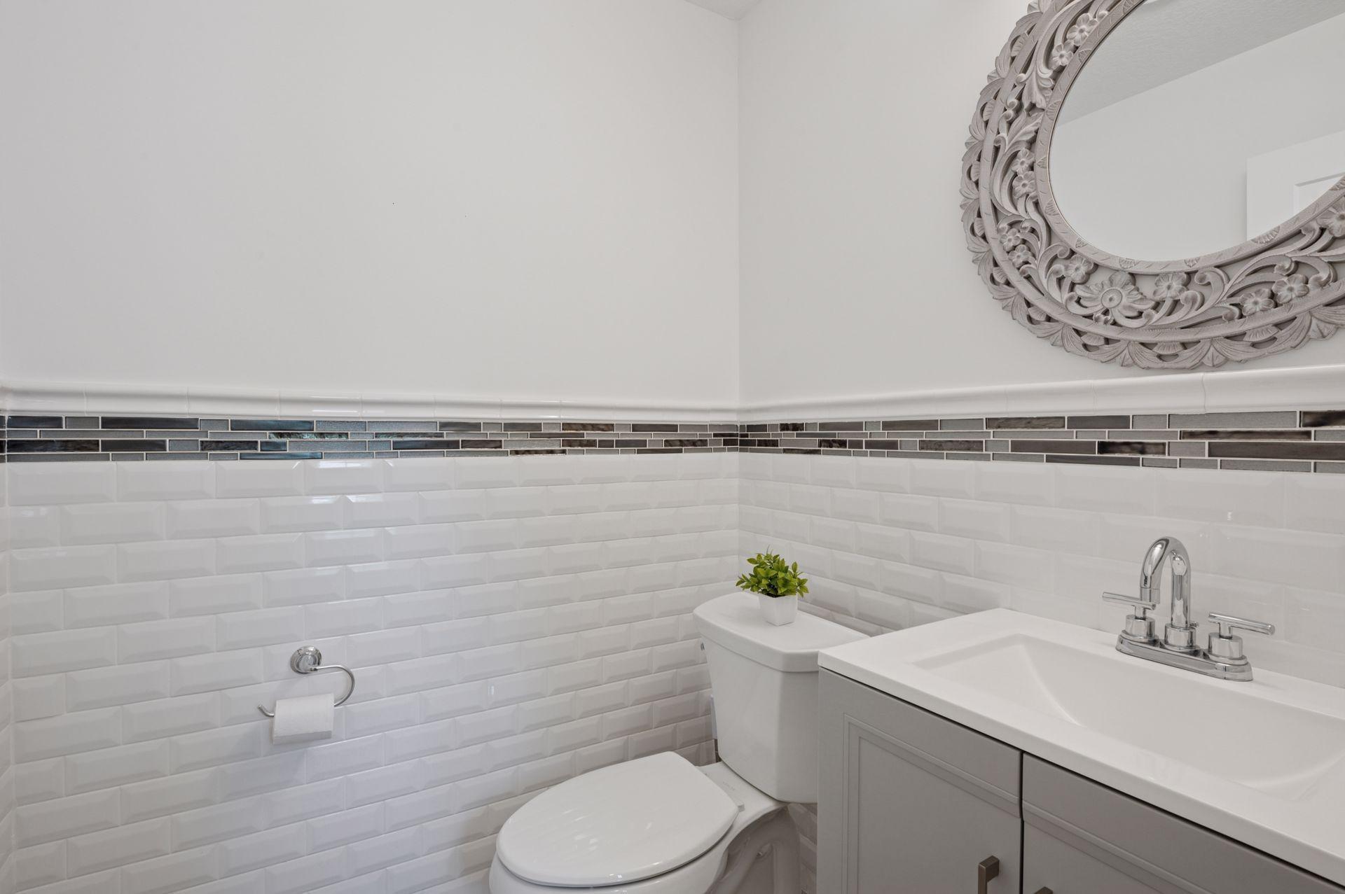 1032 Gardner Street E